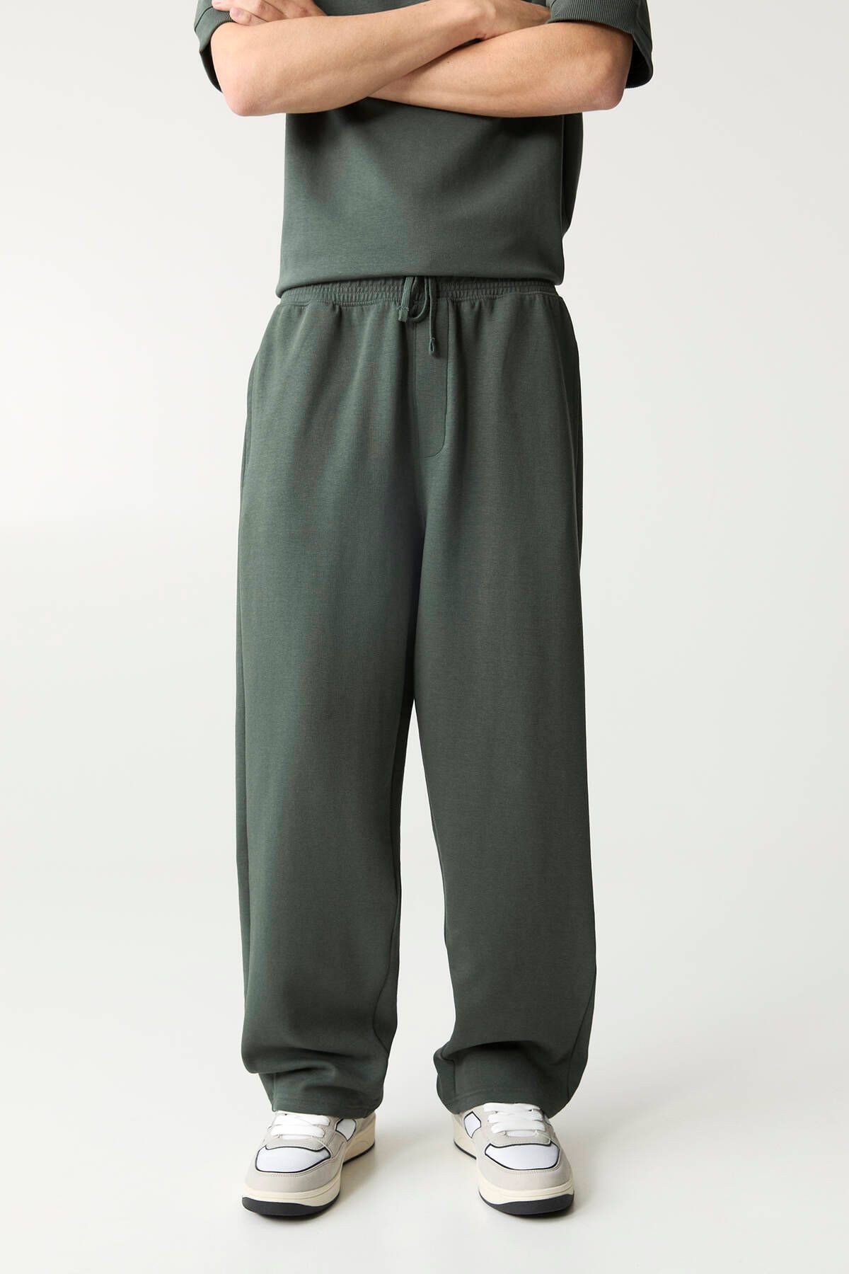 شلوار گرمکن پارچه ای اینترلاک Pull & Bear