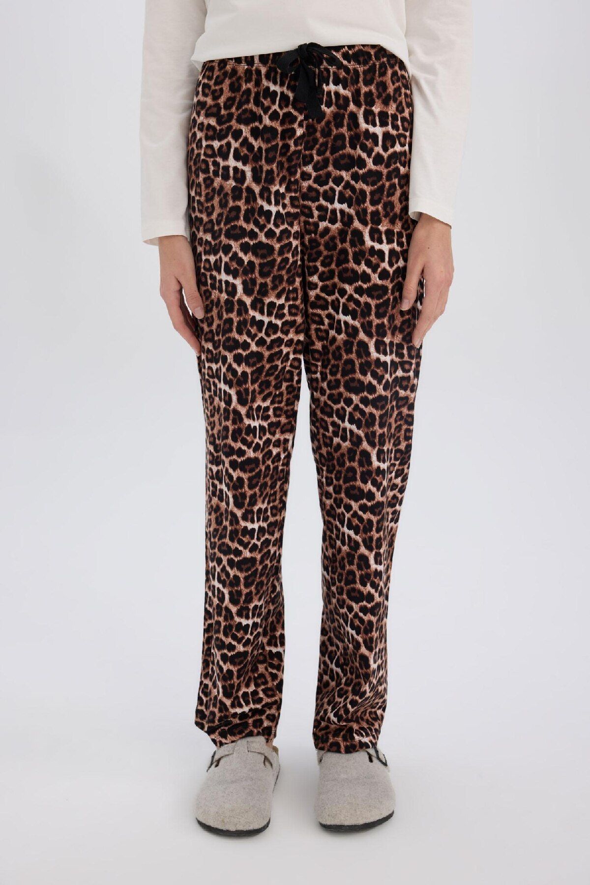 DeFacto-Leopard Print Stretchy Pajamas Set for Fall in Love - Long Sleeve and Waist E2894Ax 5