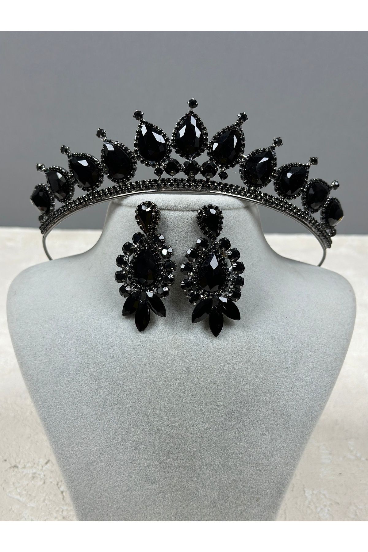 Hayalperest boncuk-Black Neri Model Wedding Costume - Crown and Shuttle Drop Earring Set 1