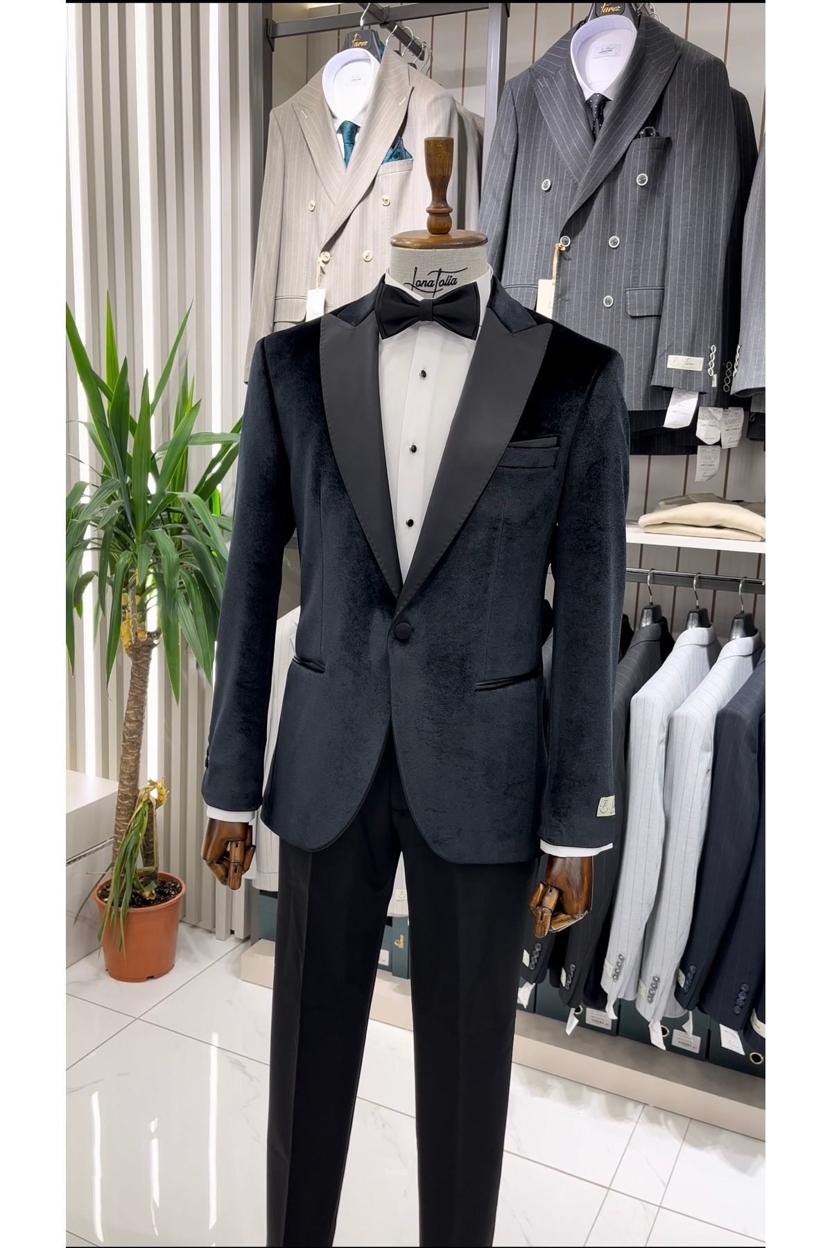 LONATOLİA-Men's Premium Velvet Tuxedos - Groomsuit Swallow Collar, Single Button, Italian Style Jacket and Pants Set 7