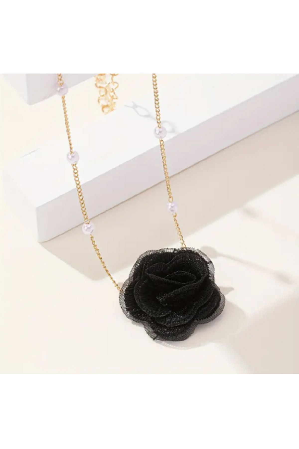 TChic-Rose Detailed Gold Necklace 2