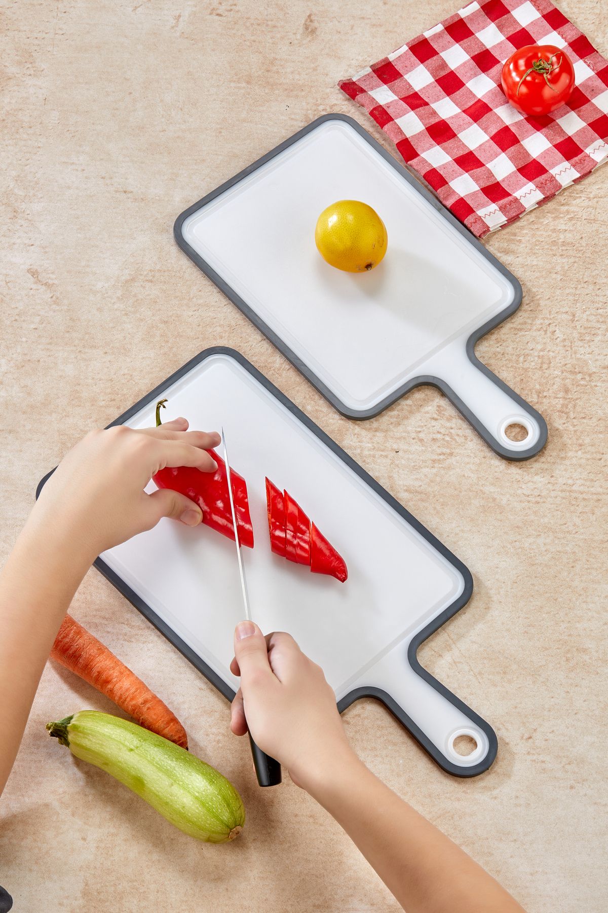 Poomy-Set of 2 Anti-Slip Cutting Boards - 24Cmx19Cm and 30Cmx21Cm 1