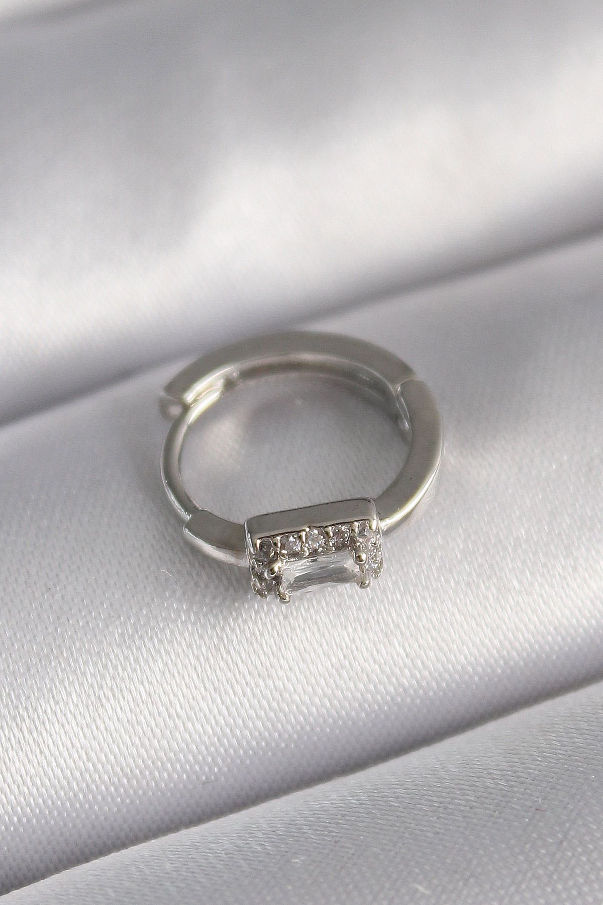 DENİZBİLİŞİM 316L Çelik Gümüş Renk Kare Zirkon Taşlı Tragus Piercing - Tj-Pr1309