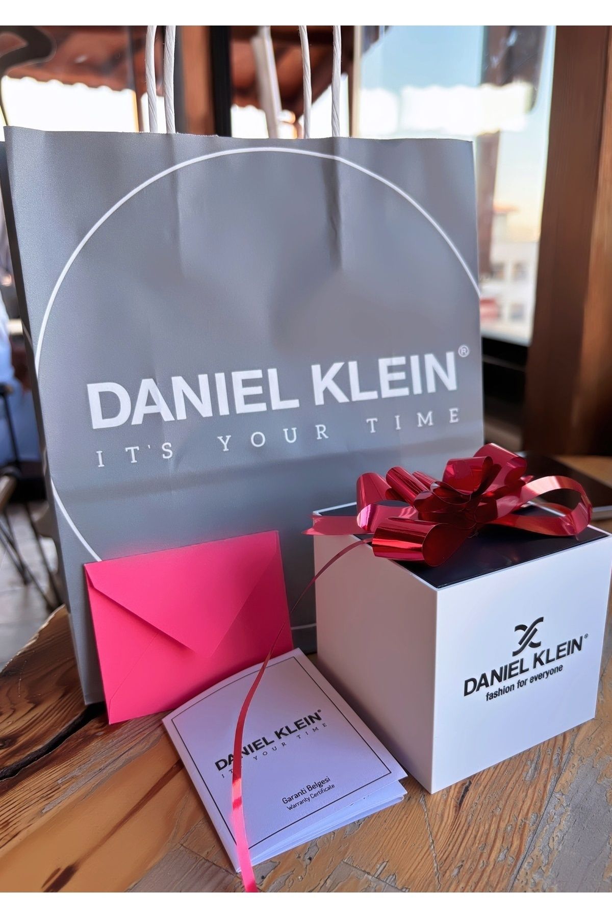 هدیه دستبند ساعت زنانه بند استیل با گارانتی 2 ساله Daniel Klein