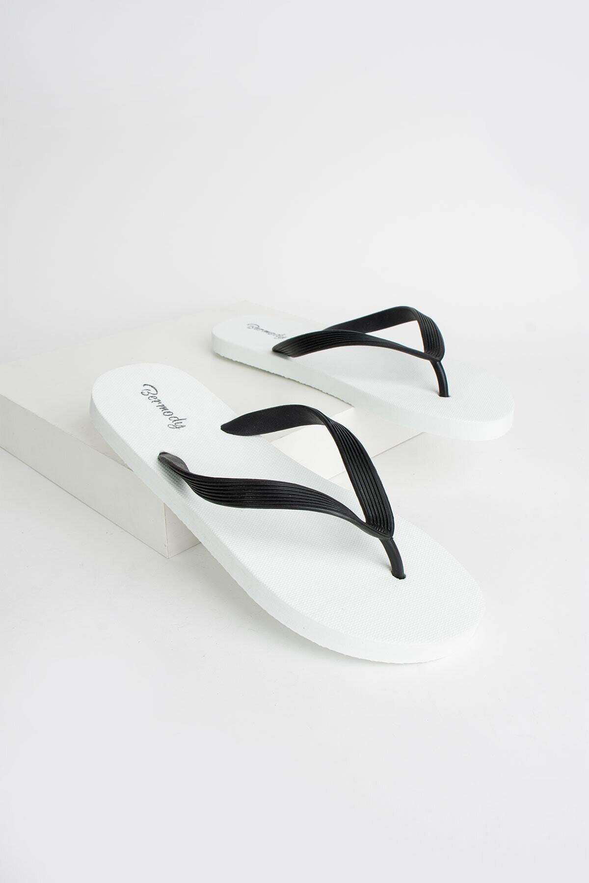 Men's Brasily Casual Flip Flops White Basic Beach Slippers Between Fingers