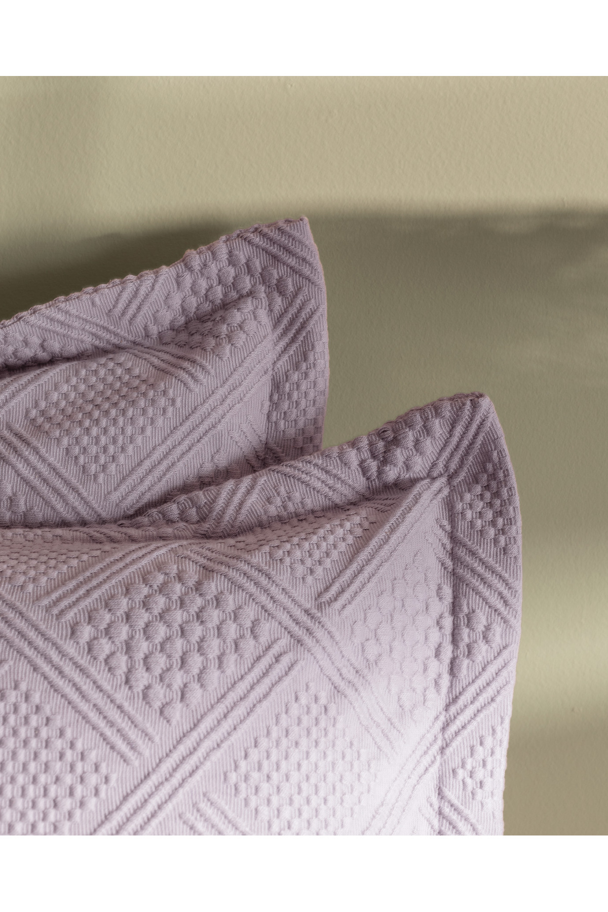 Madame Coco-Triangle King Size 100% Cotton Bedspread - Light Plum 5