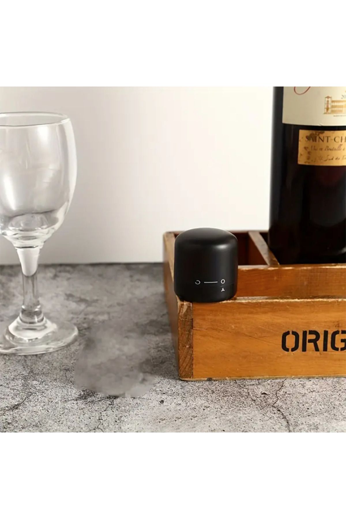 UrbanCove Co-Wine Bottle and Bottle Stopper with Vacuum and Lock - Refreshing and Preserving Design 8