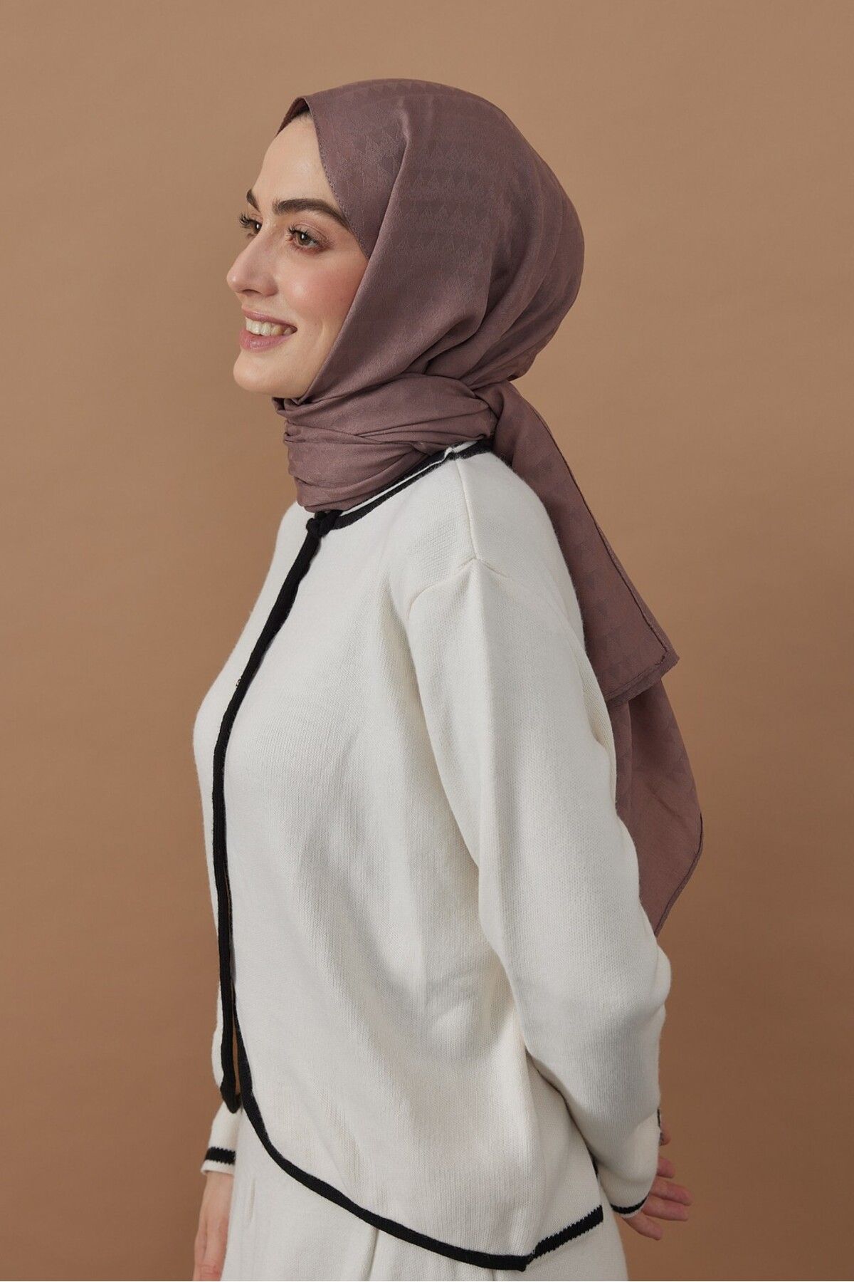 Modakaşmir-Soft Jacquard Series Triangle Pattern Shawl 3