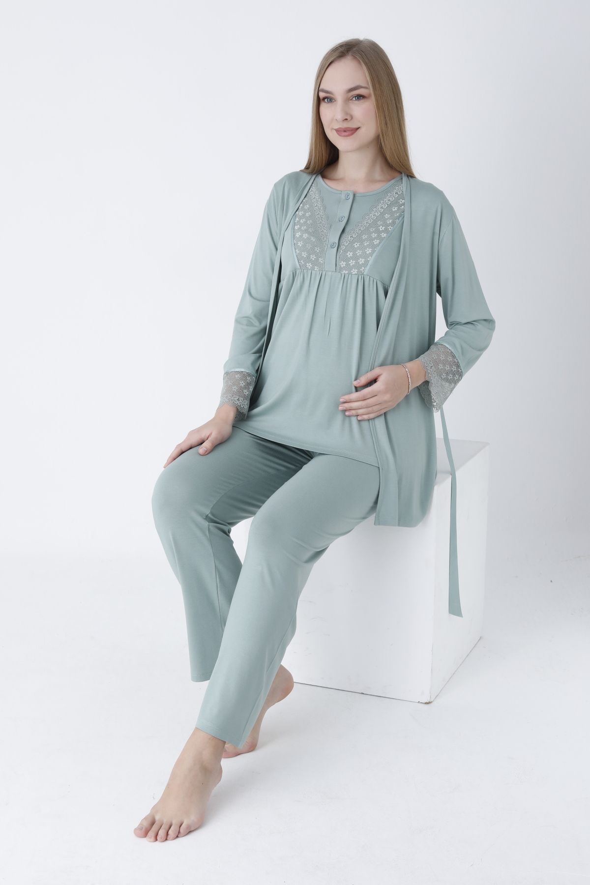 Miss Dünya Lissa-Lace Detailed Front Buttoned Maternity and Maternity Sleepwear Set with Dressing Gown 3