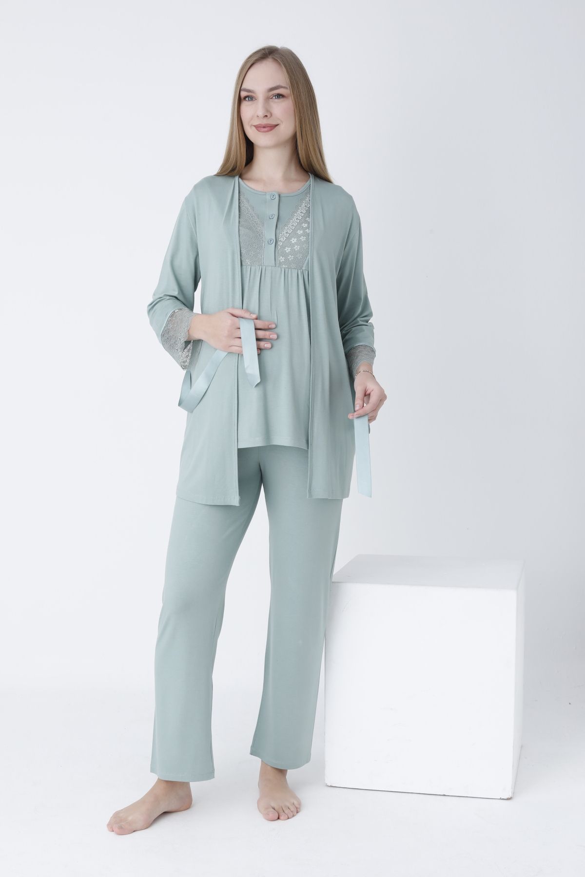 Miss Dünya Lissa-Lace Detailed Front Buttoned Maternity and Maternity Sleepwear Set with Dressing Gown 1