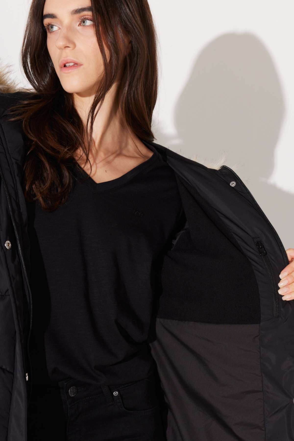 Lee  Regular Fit Normal Kesim Kapüşonlu Uzun Siyah Şişme Mont - Görsel 6