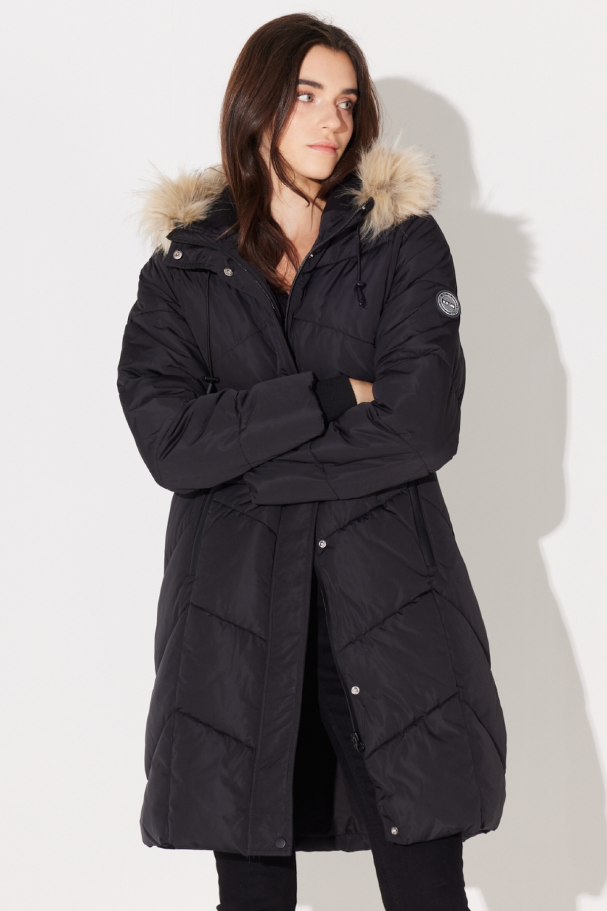 Lee  Regular Fit Normal Kesim Kapüşonlu Uzun Siyah Şişme Mont - Görsel 2