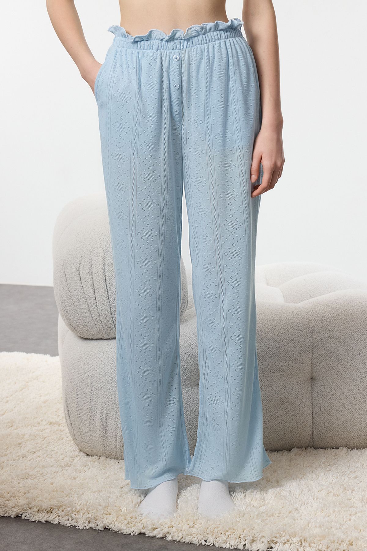 Trendyol Collection-Pantaloni de pijama tricotați cu nervuri albastre - Pointel, ajurat și buzunare, detaliu cu nasturi THMAW25PJ00002 4