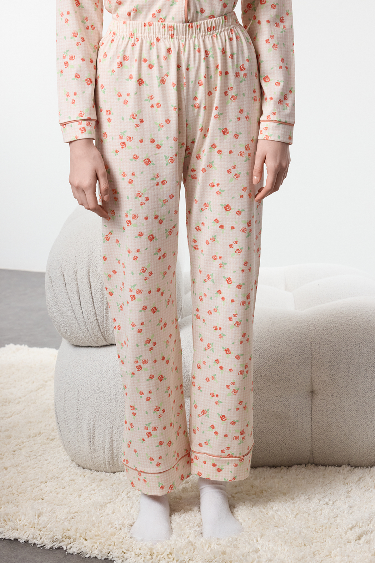 Trendyolmilla  Ekru %100 Pamuklu Çiçekli Biyeli Örme Pijama Takımı THMAW25PT00202 - Görsel 4