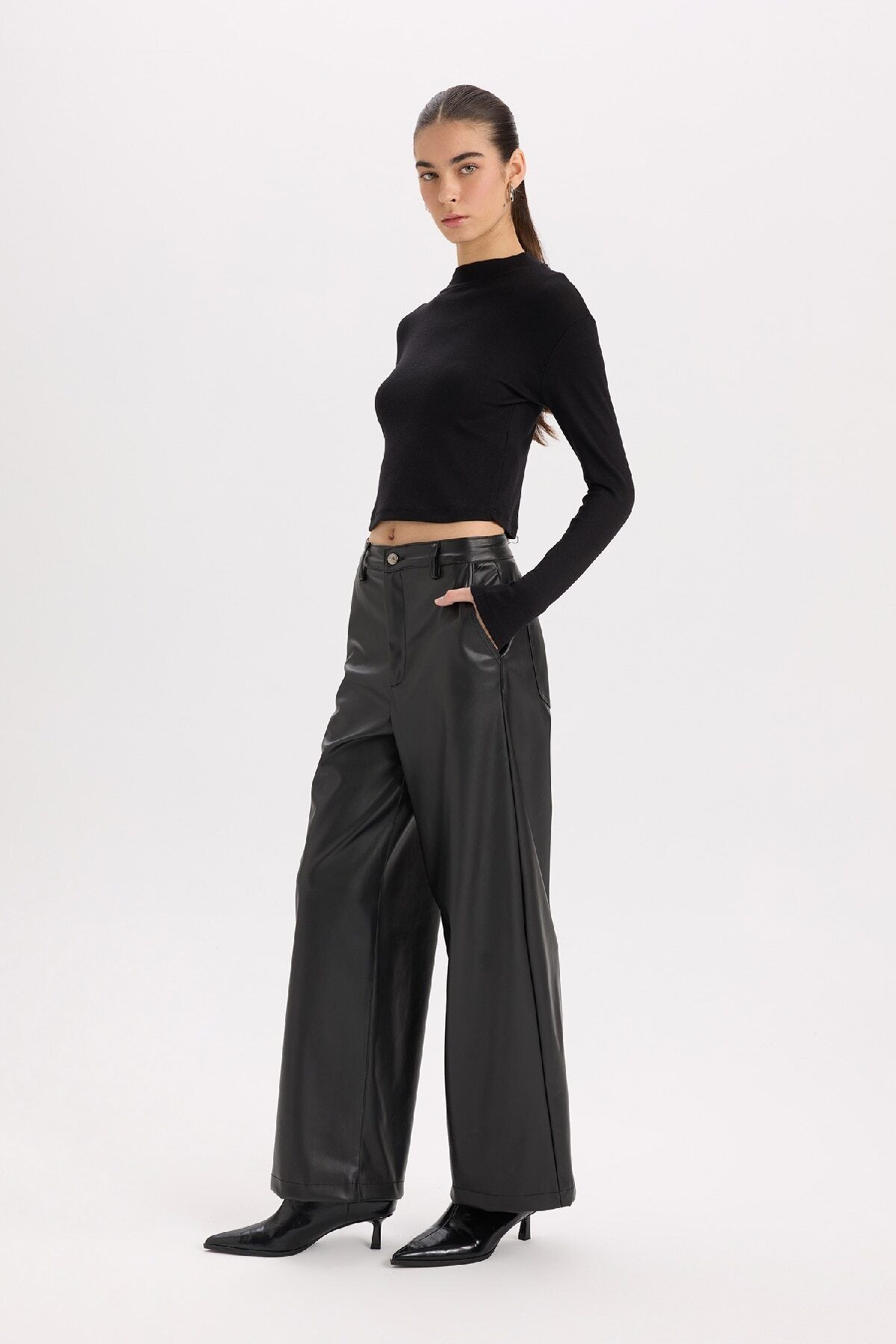complete the look image