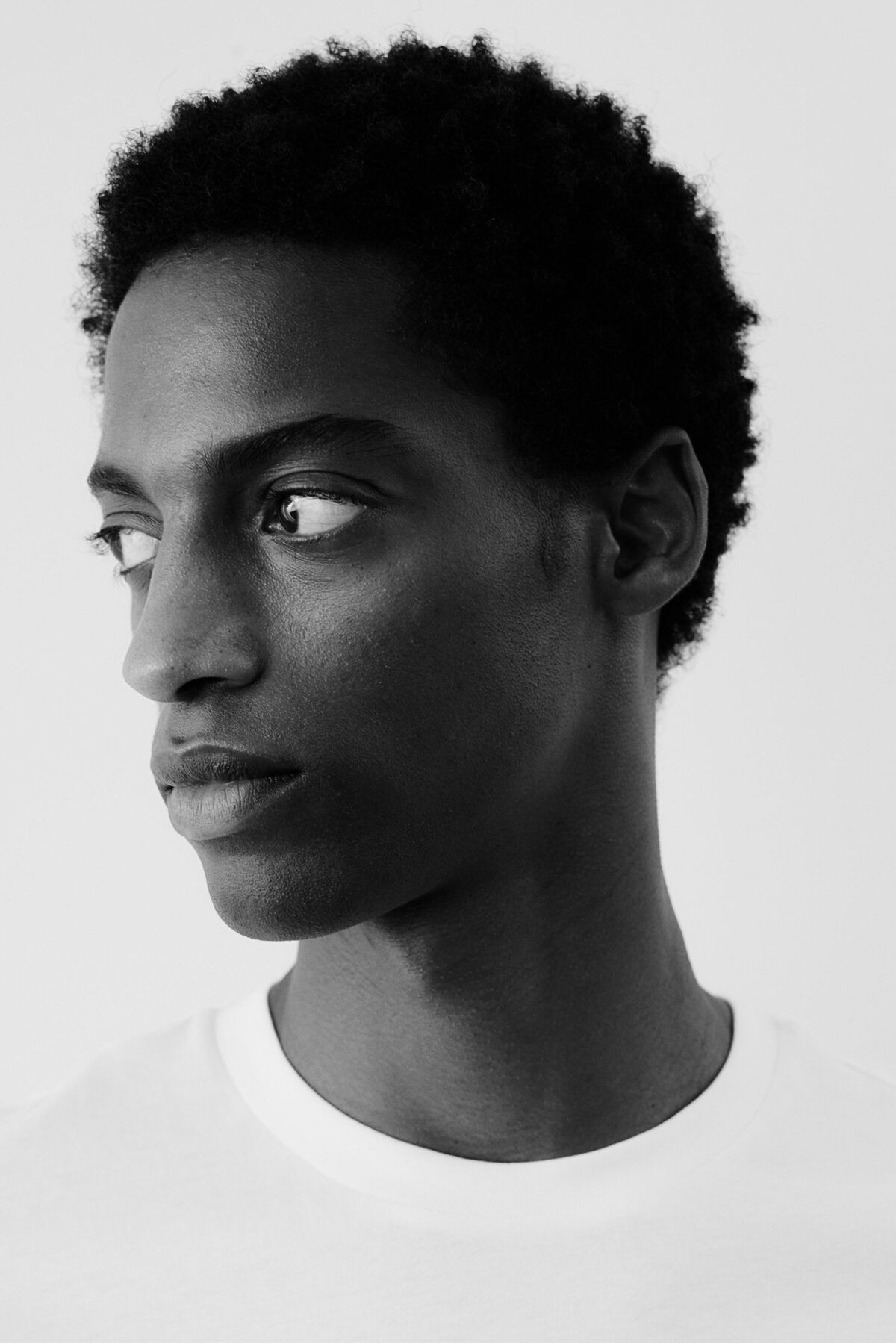 تی شرت سفید مردانه مناسب T اورجینال H M H&M