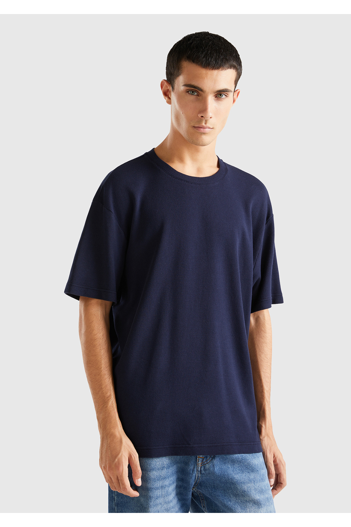 یونایتد کالرز آو بنتون تی شرت مردانه طرح وافلی ۱۰۰٪ پنبه سرمه‌ای