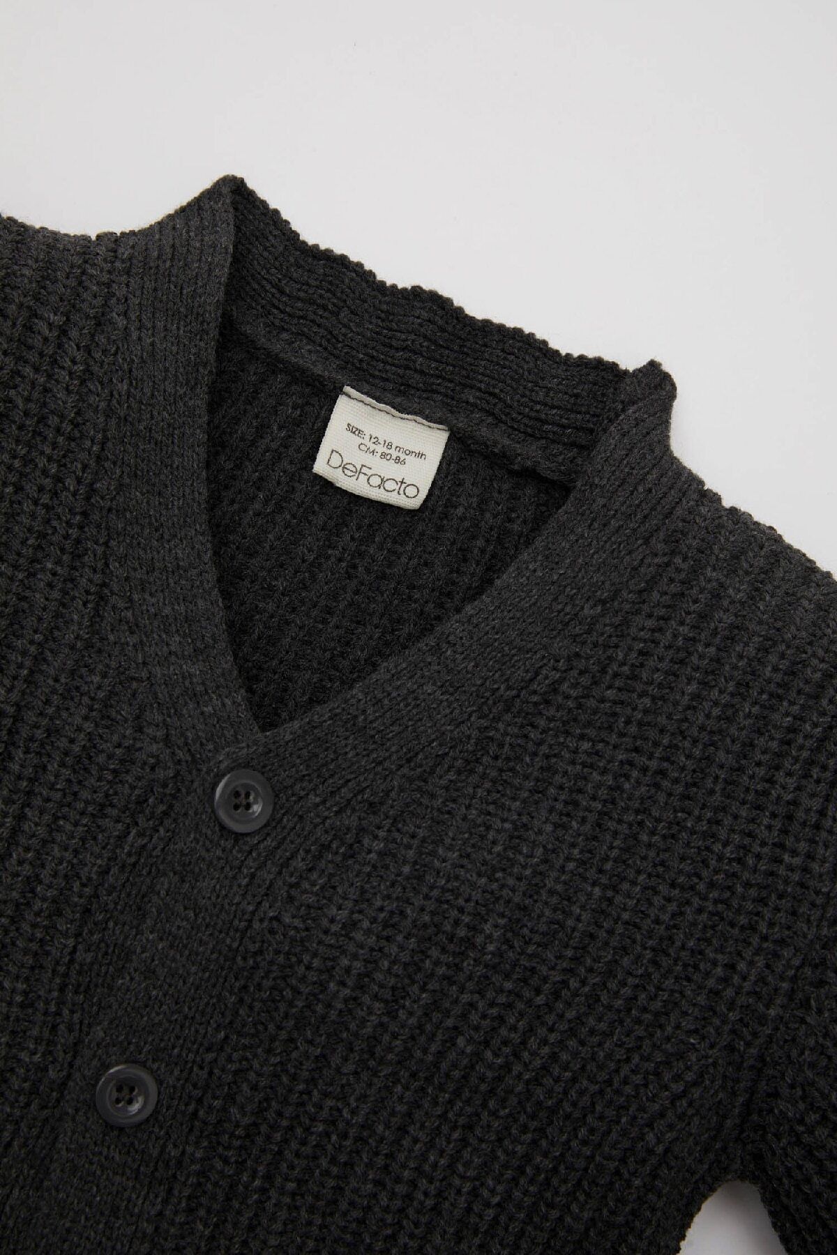 DeFacto-Baby Boy Schwarzer Strick-Cardigan mit V-Ausschnitt und Knöpfen C8859a524wn 2