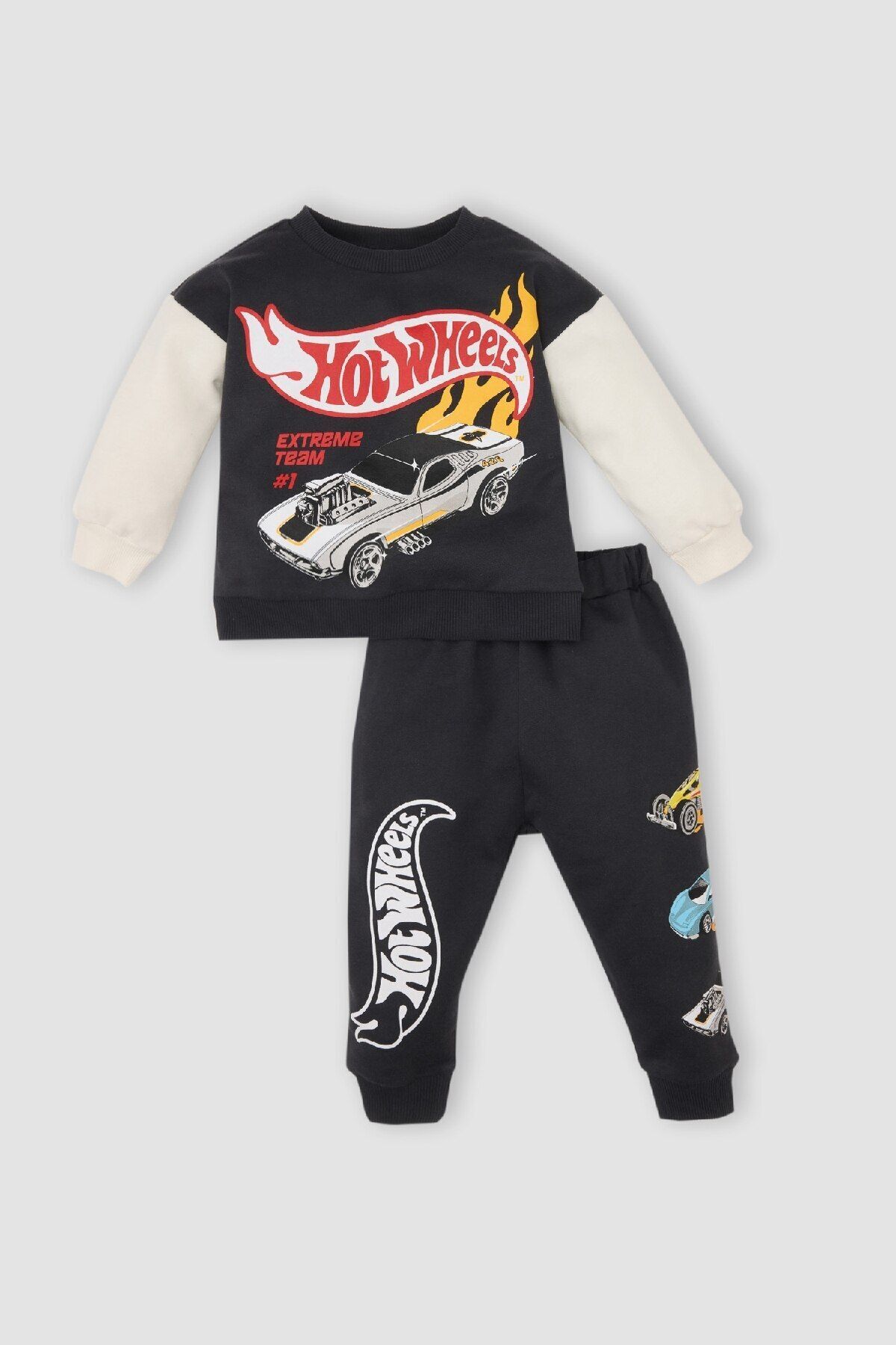 DeFacto-Hot Wheels Baby Boy 2-teiliges Set – Sweatshirt mit Rundhalsausschnitt und Jogginghose mit elastischem Bund D6031a524wn 1