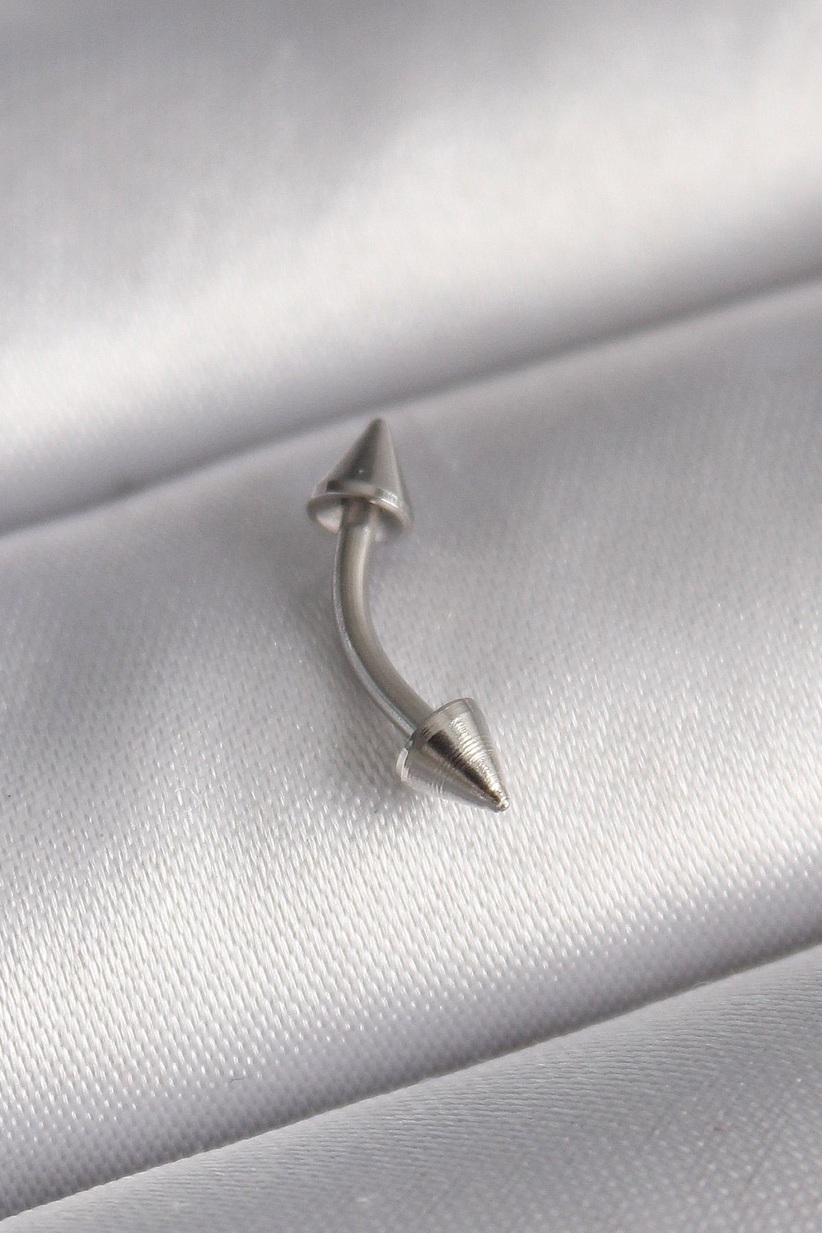 Maristas Çelik Gümüş Renk Çivi Model Piercing