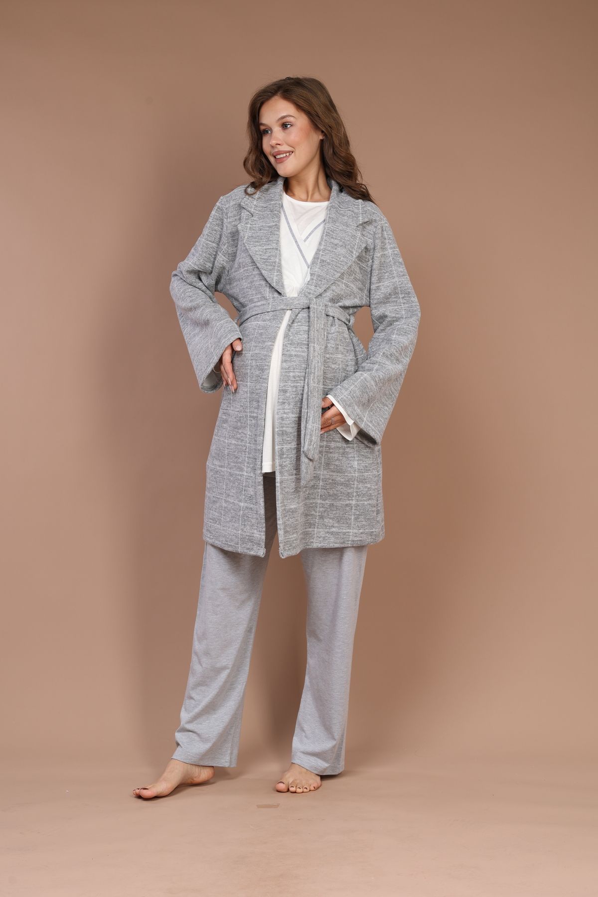 Hamile Tekstil-Gray Winter Plaid Maternity Pajamas Set with Dressing Gown 2