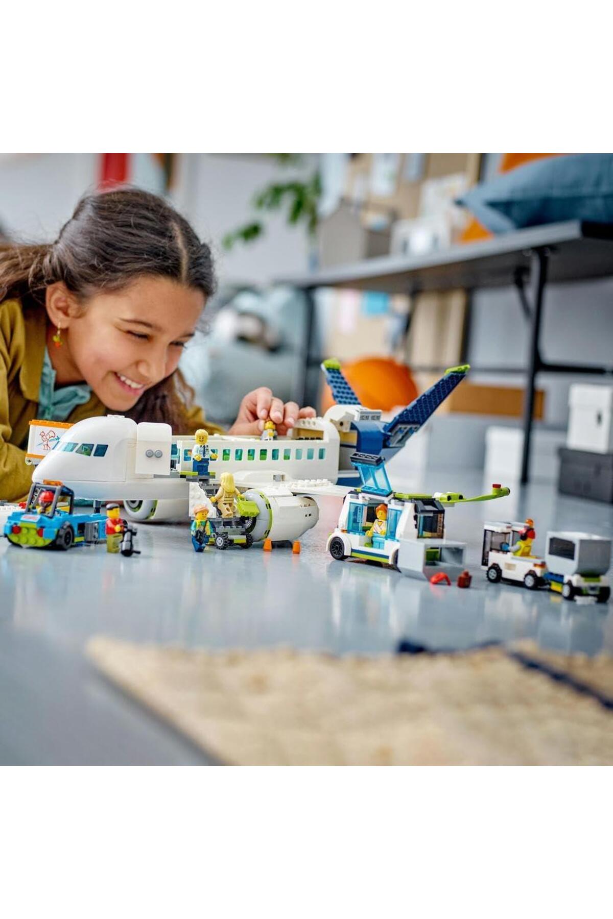 هواپیمای مسافربری شهری ۶۰۳۶۷، مجموعه ساختنی اسباببازی خلاقانه برای کودکان و علاقهمندان به هواپیما (۹۳۰ قطعه)