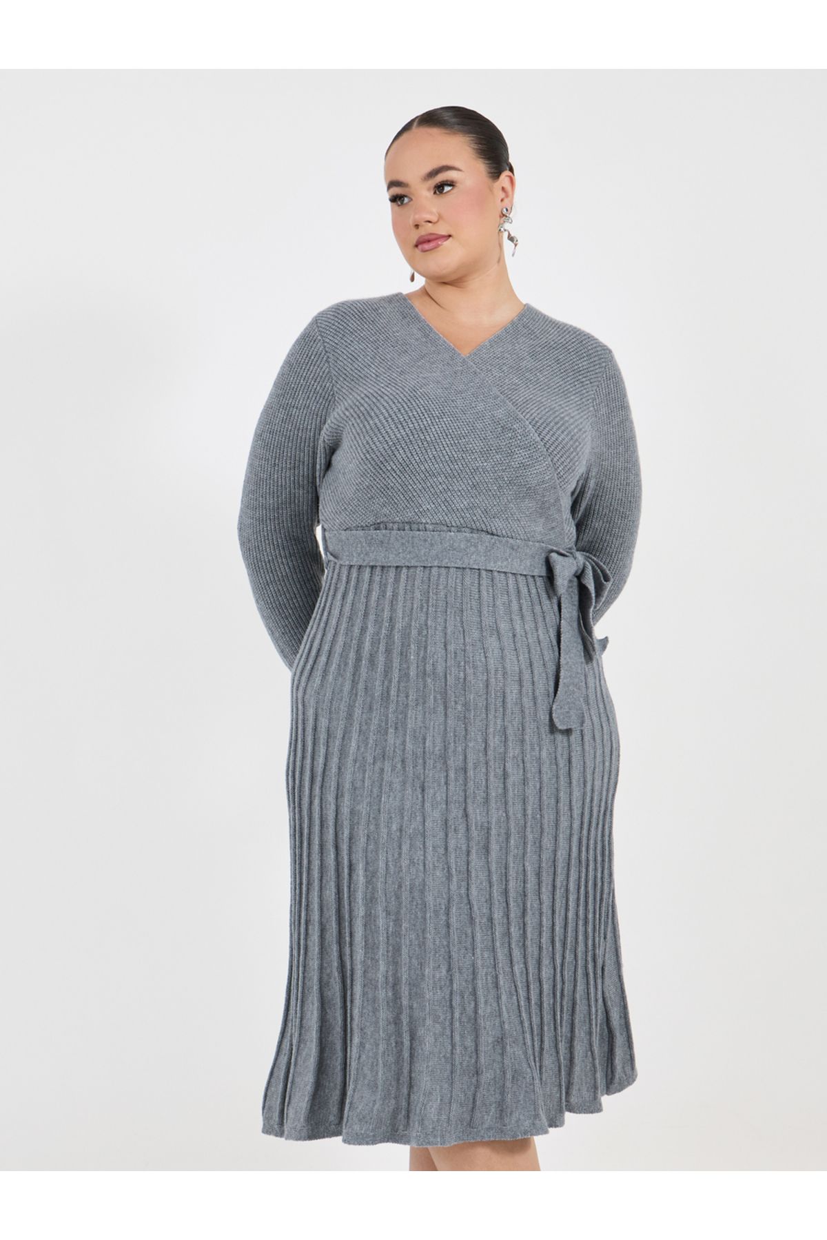 Styli-Plus Size Textured Knit Sweater Midi Dress 2