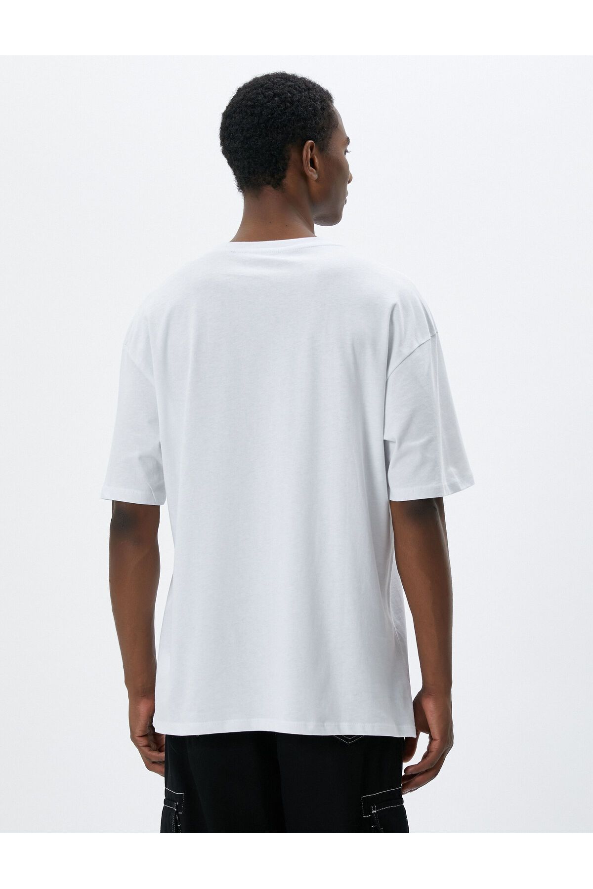 Koton-T-Shirt mit Slogan-Print und Camouflage-Detail, Rundhalsausschnitt, kurze Ärmel 4