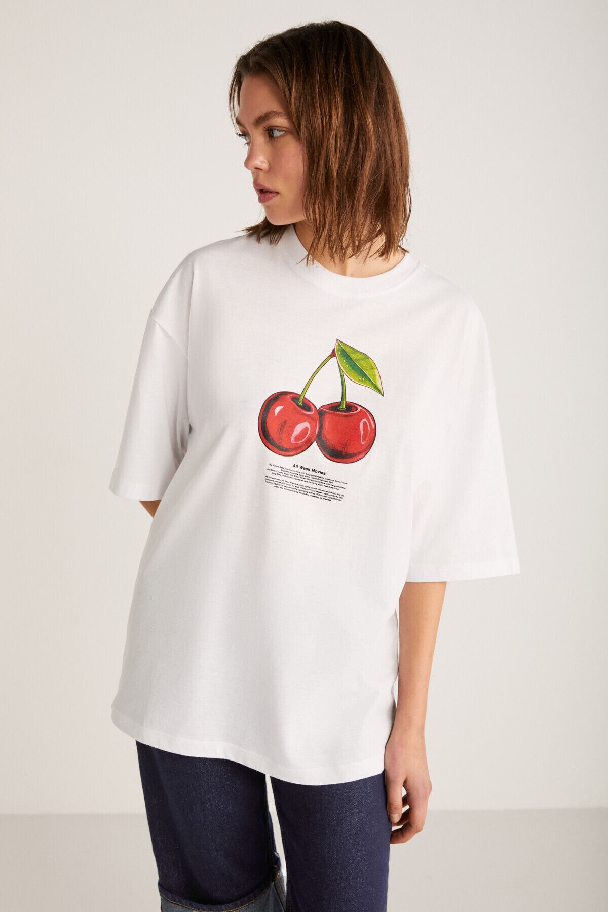 GRIMELANGE-Tricou alb Odalys, 100% bumbac organic, cu croiala supradimensionată, cu imprimeu cireșe 2