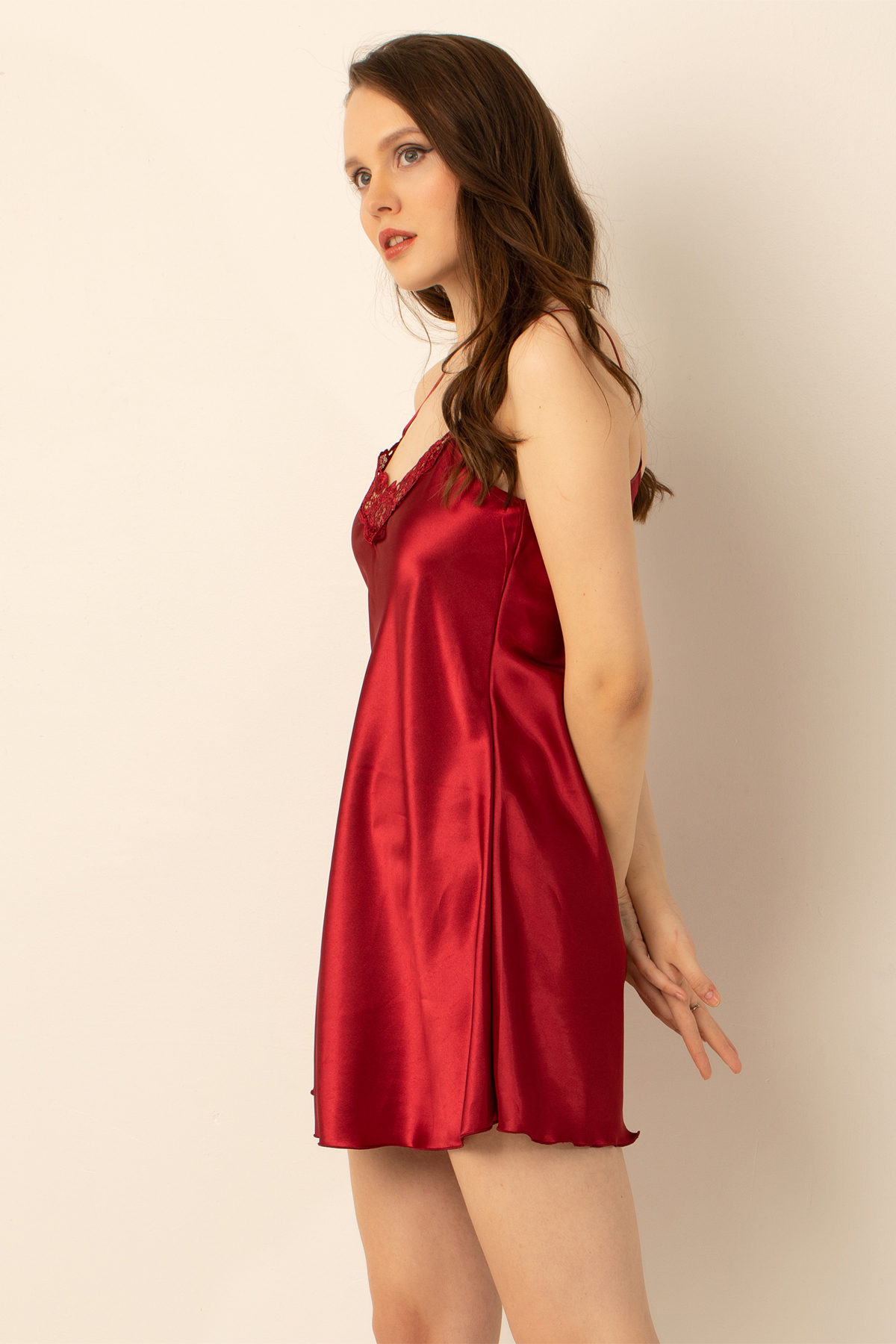 İnce Askılı Güpürlü Mini Saten Gecelik-337