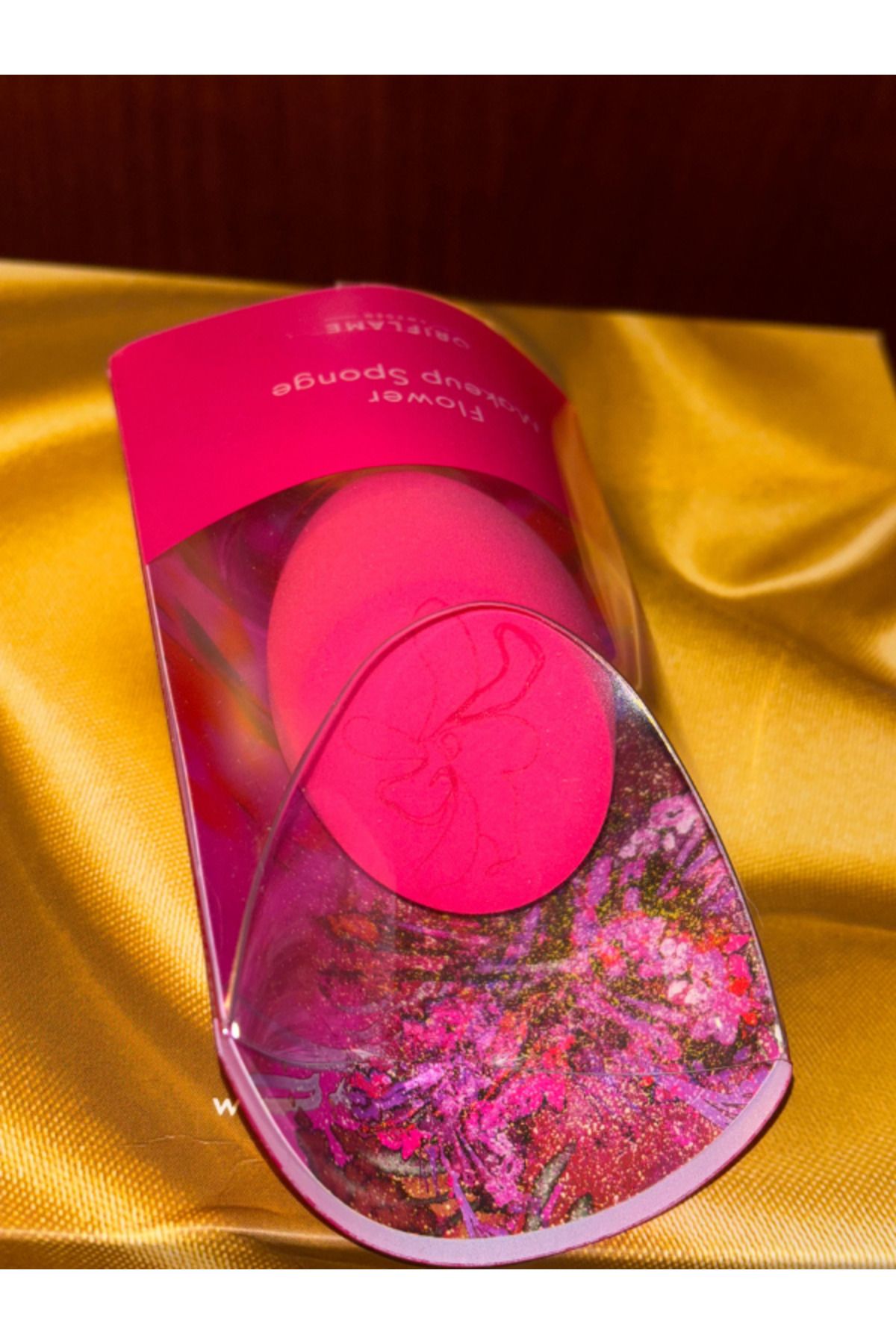 اسفنج آرایش گل رنگ صورتی اوریفلیم Oriflame