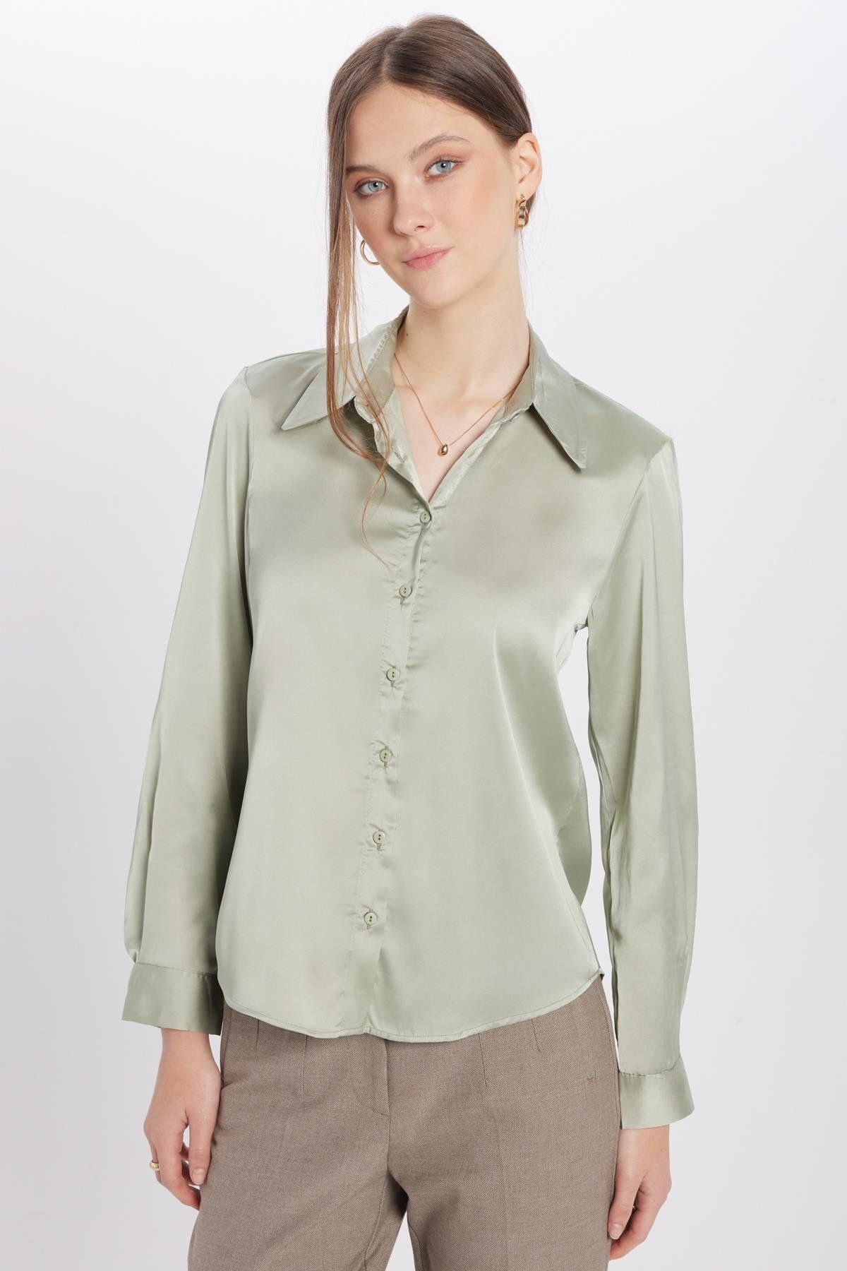 Tudors-Women's Relax Fit Relax Cut Satin Fabric Green Square Cuff Straight Shirt 4