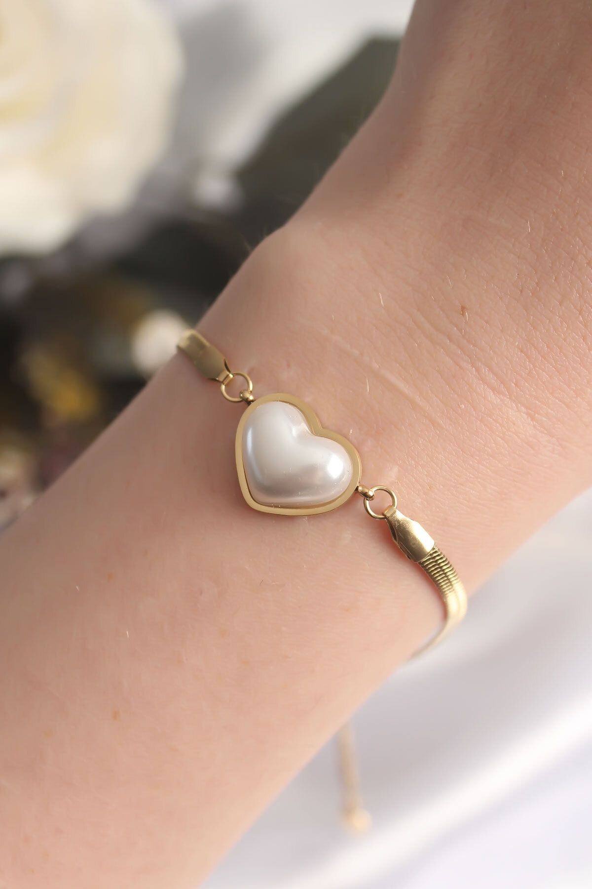 Skygo-316L Steel Gold Color Curved Heart Women's Bracelet - Tj-Bb6014 2