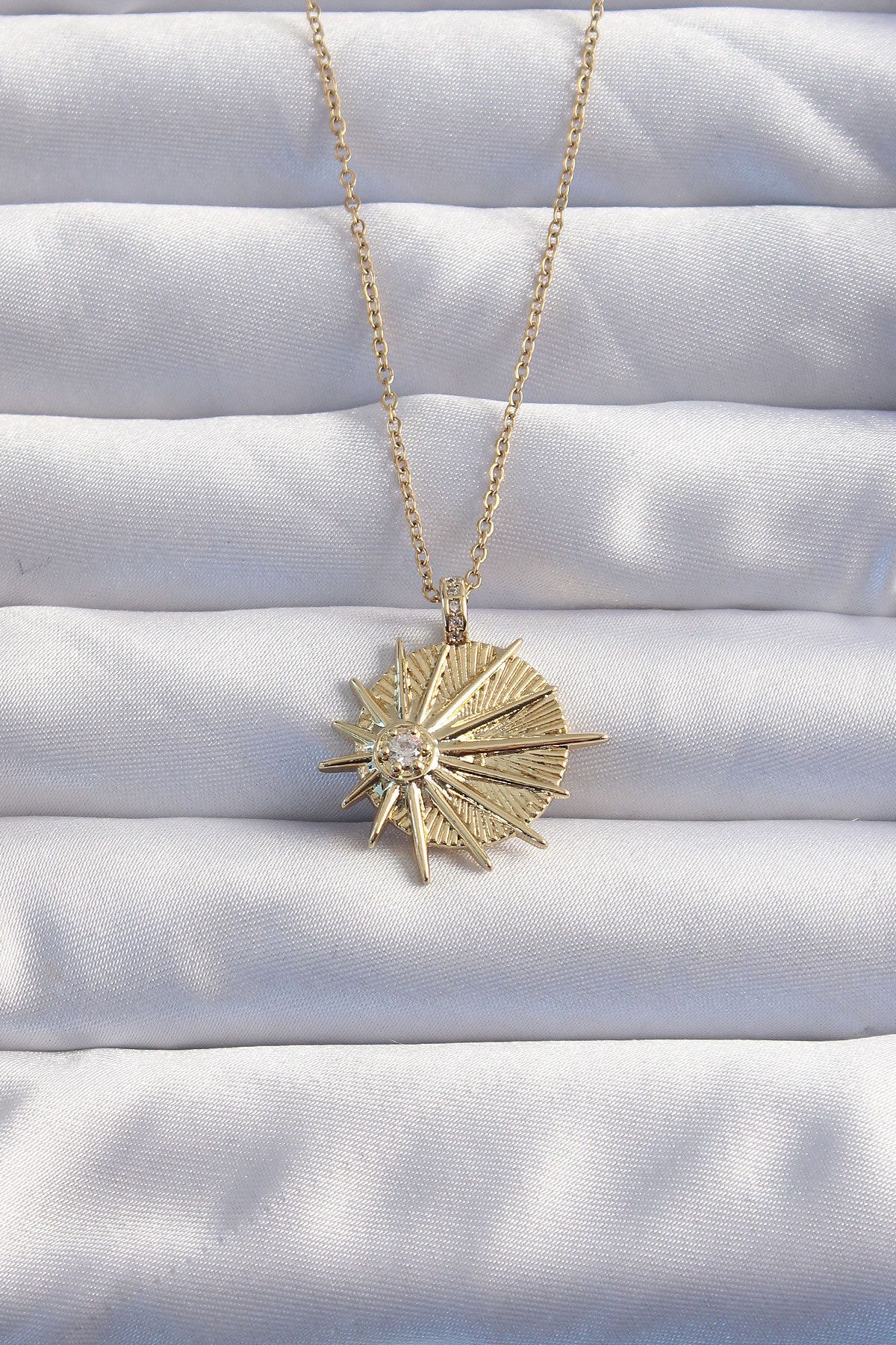 New Things 316L Çelik Zincir Gold Renk Zirkon Taşlı Star Model Kolye
