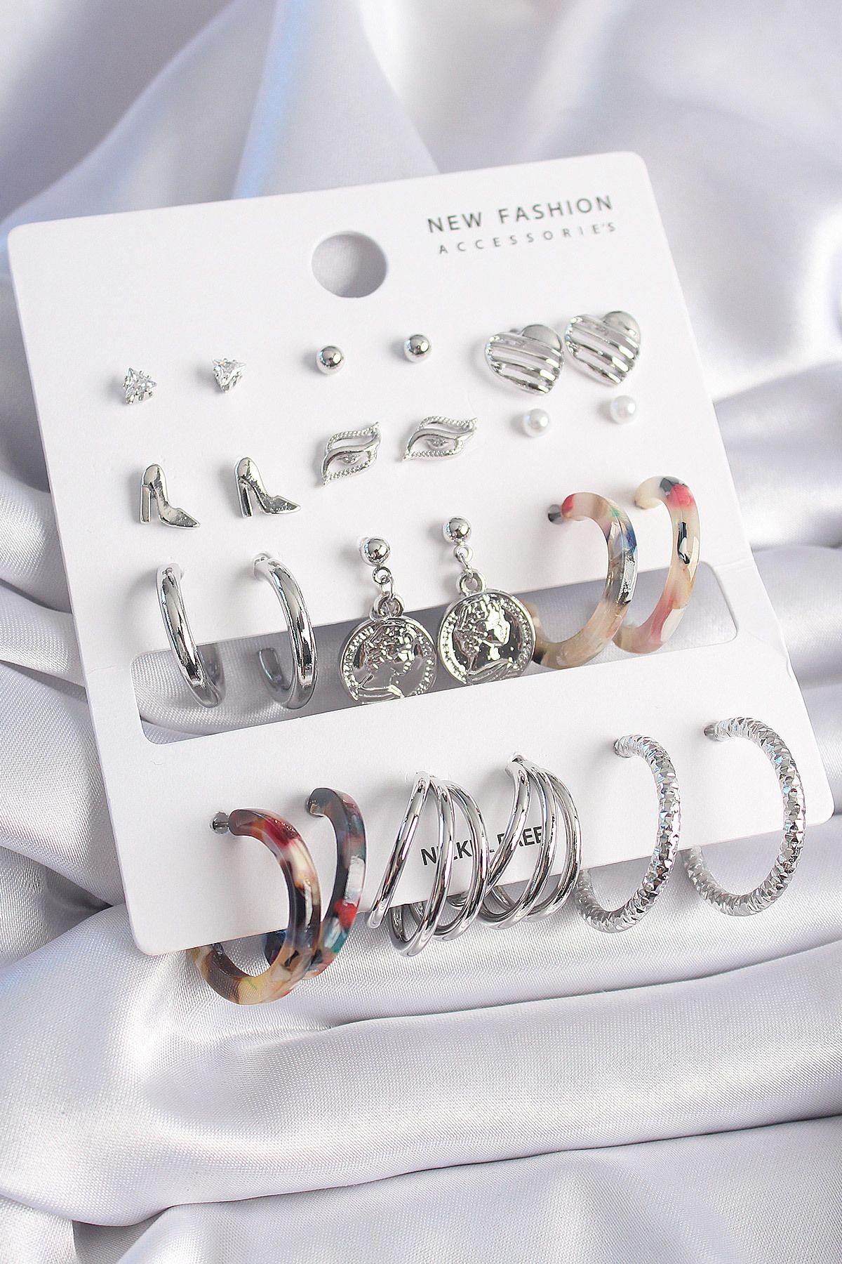 New Things Pirinç Gümüş Renk Zirkon Taş Detaylı 12 Çift Kadın Küpe