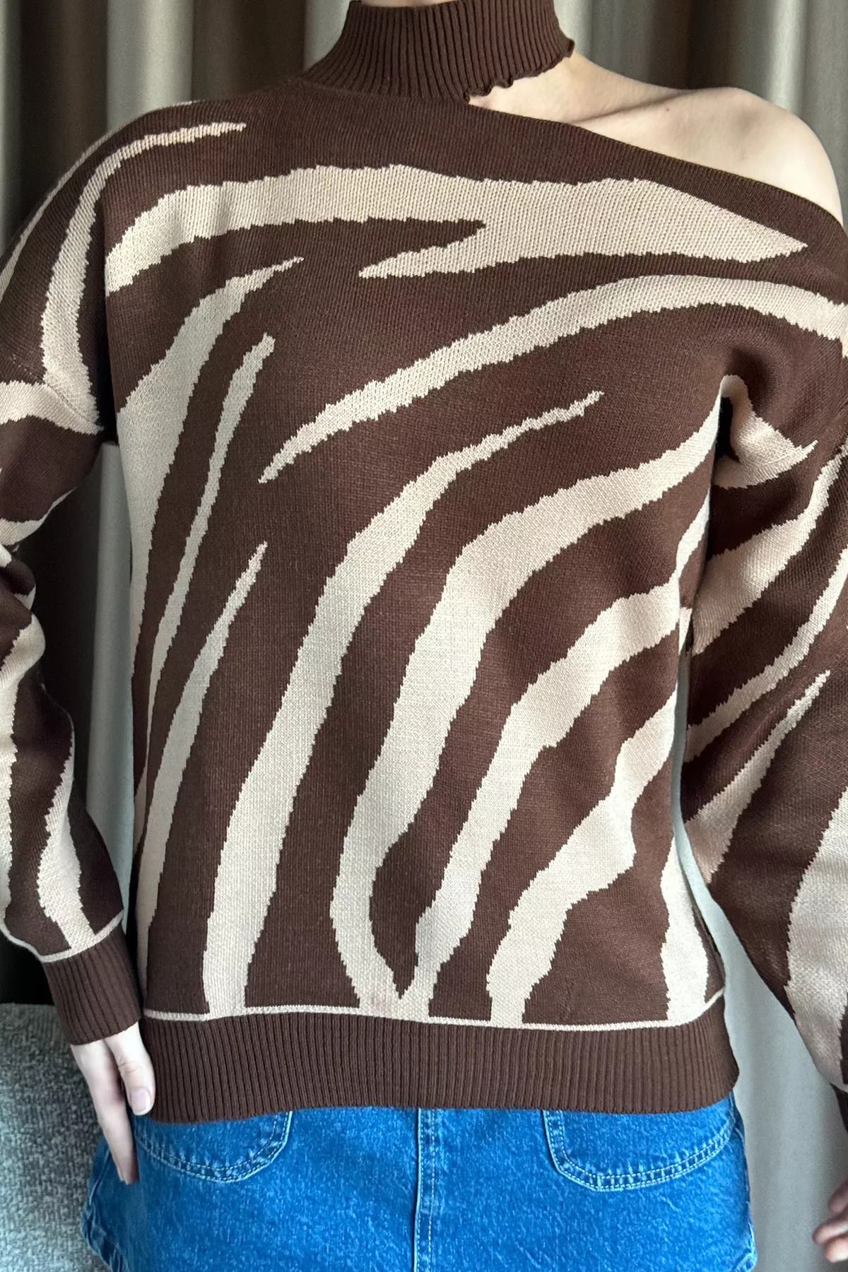 GÜLSELİ-Mink Women's Shoulder Low-cut Zebra Patterned Knitwear Blouse 3