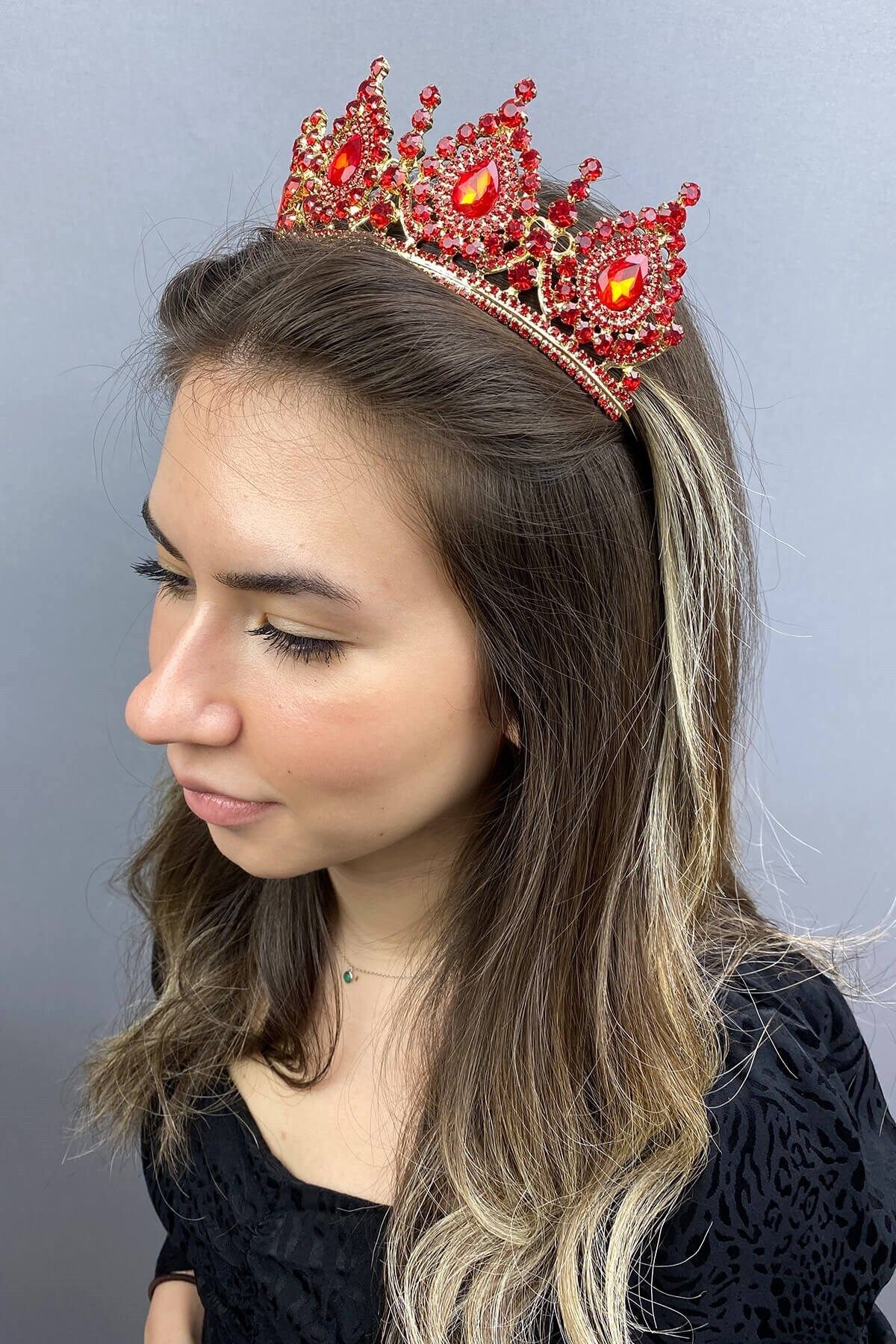 Limelia-Ahu Model Red Gold Bridal Crown 2