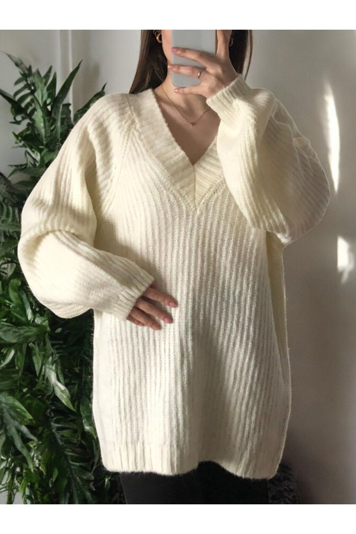 Flow-Mi̇sseale Front and Back V-Neck Detailed Sweater 4