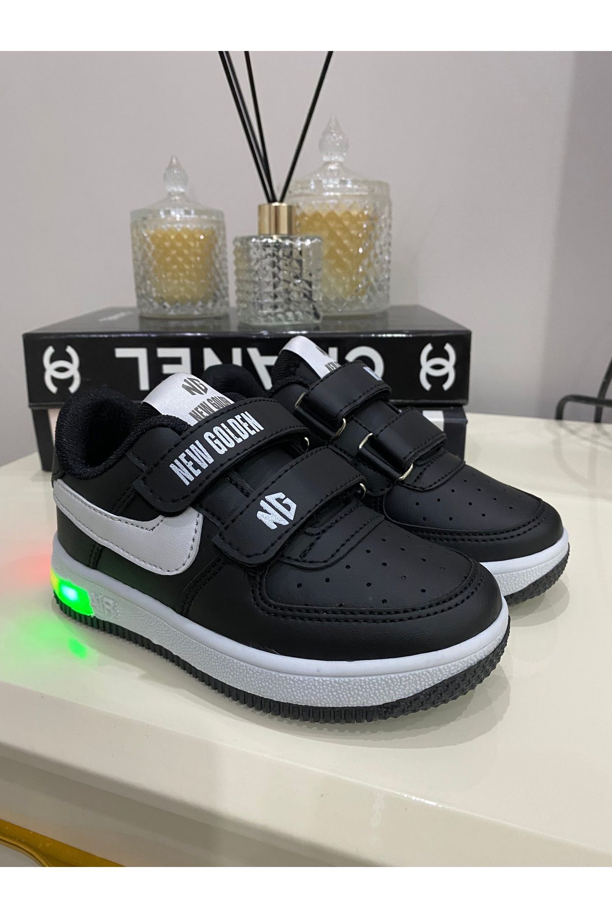 chaussures illuminées pour enfants semelle antidérapante à velcro convient à toutes les saisons confortable