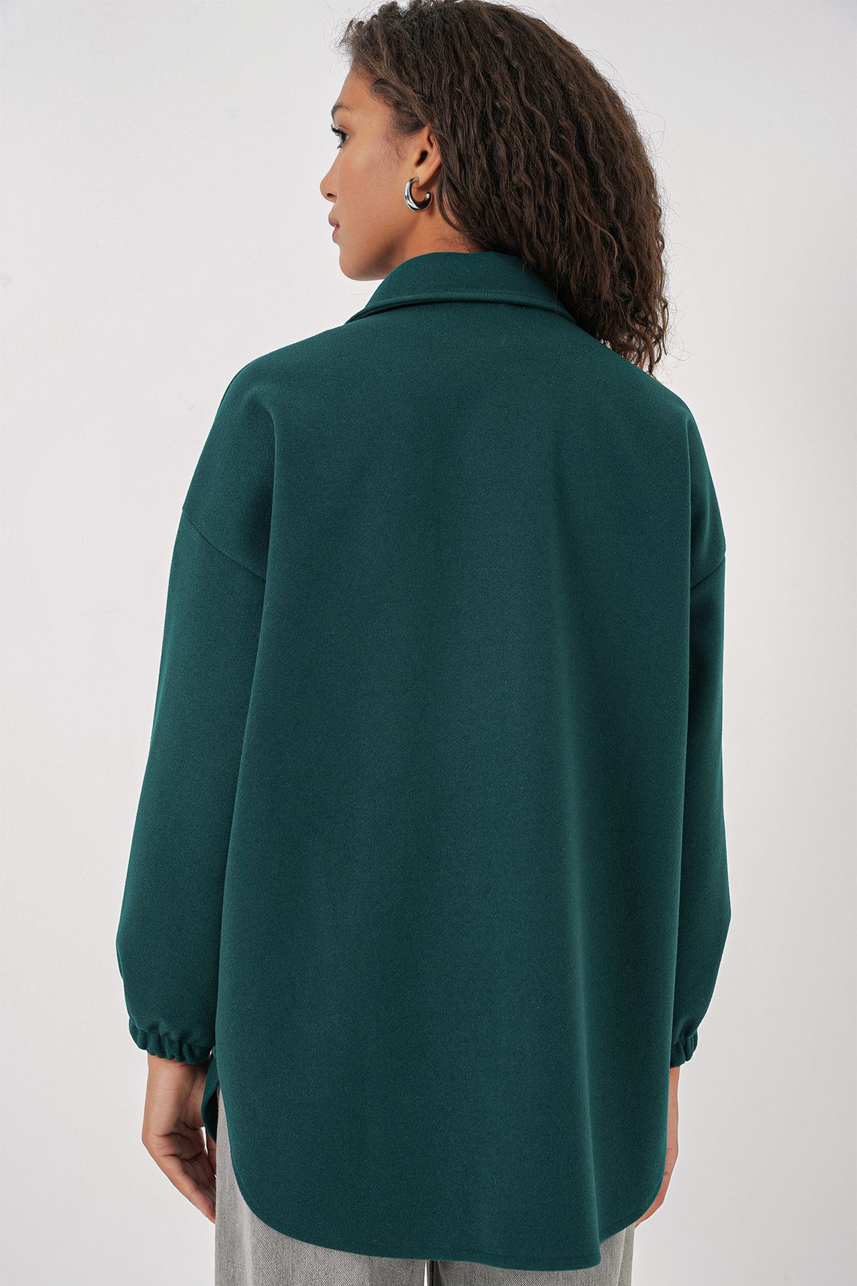 Bigdart-0674 Modell Y.Oversize-Hemd mit Smaragdtaschen 7