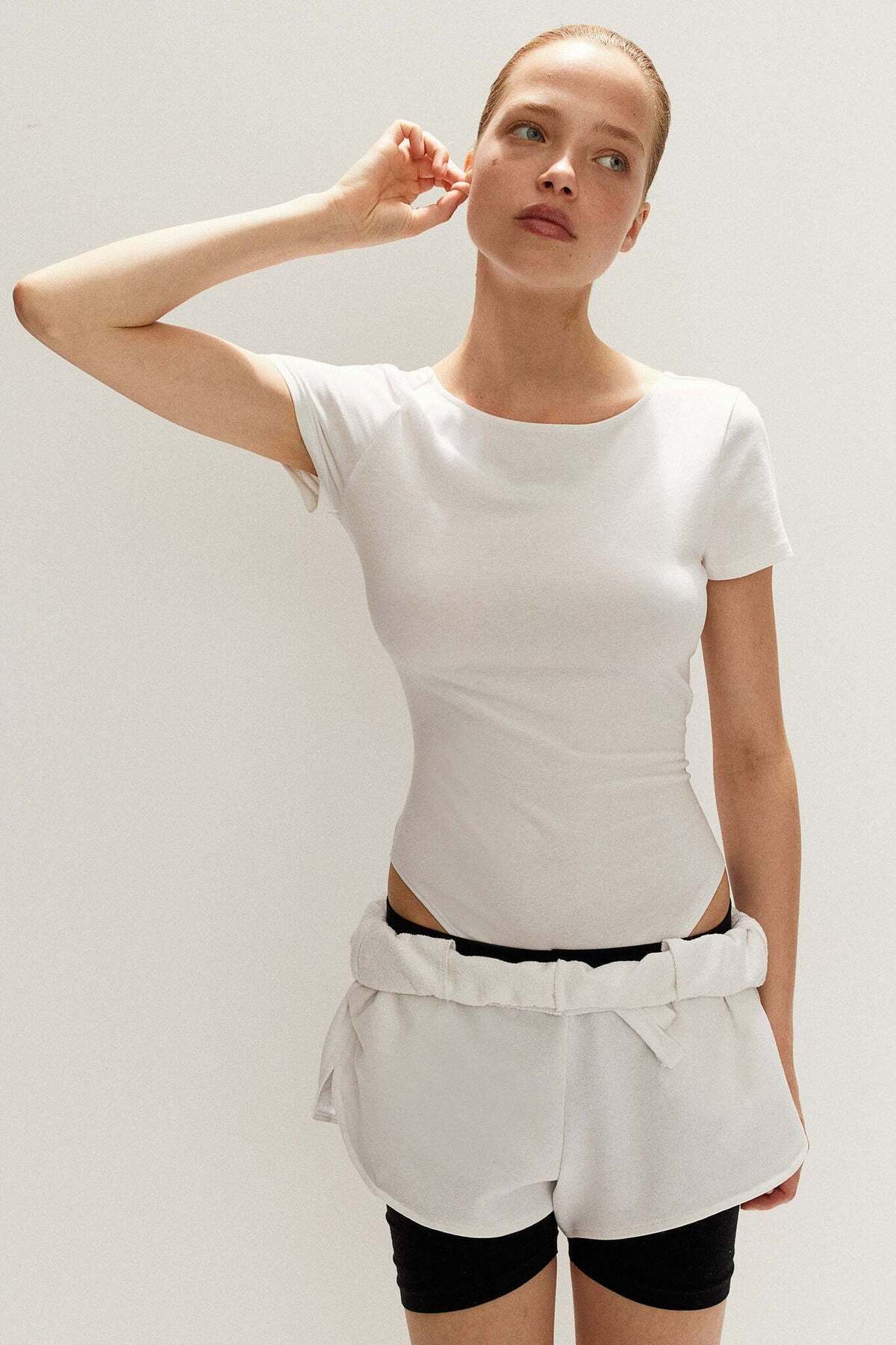 H&M-Scoop-back body 1