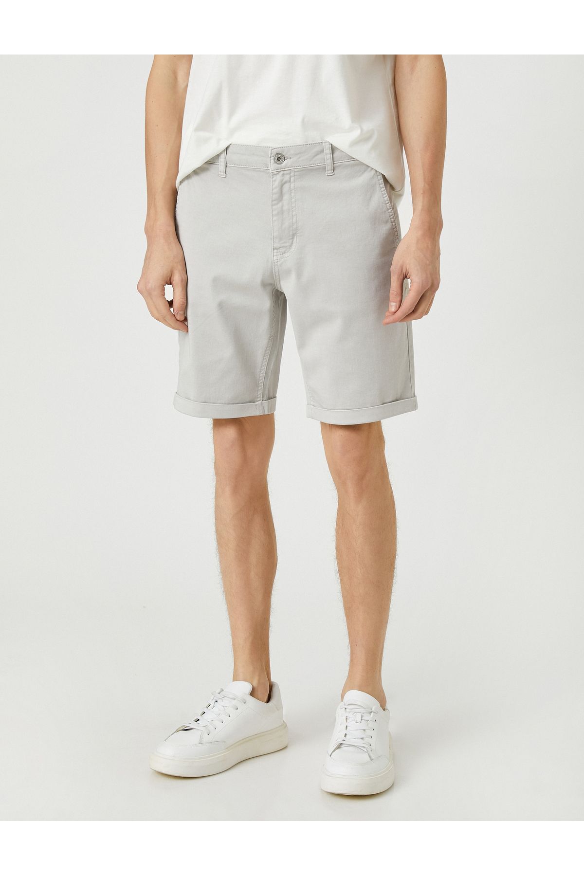 Koton-Basic-Bermudashorts aus Baumwolle mit Taschen und Knöpfen 3