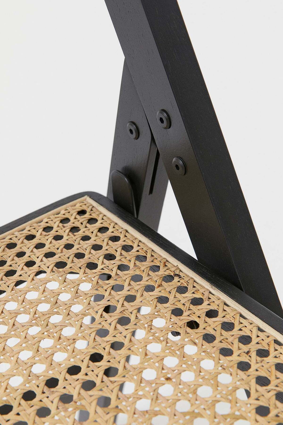 H&M-Wooden Folding Chair 3