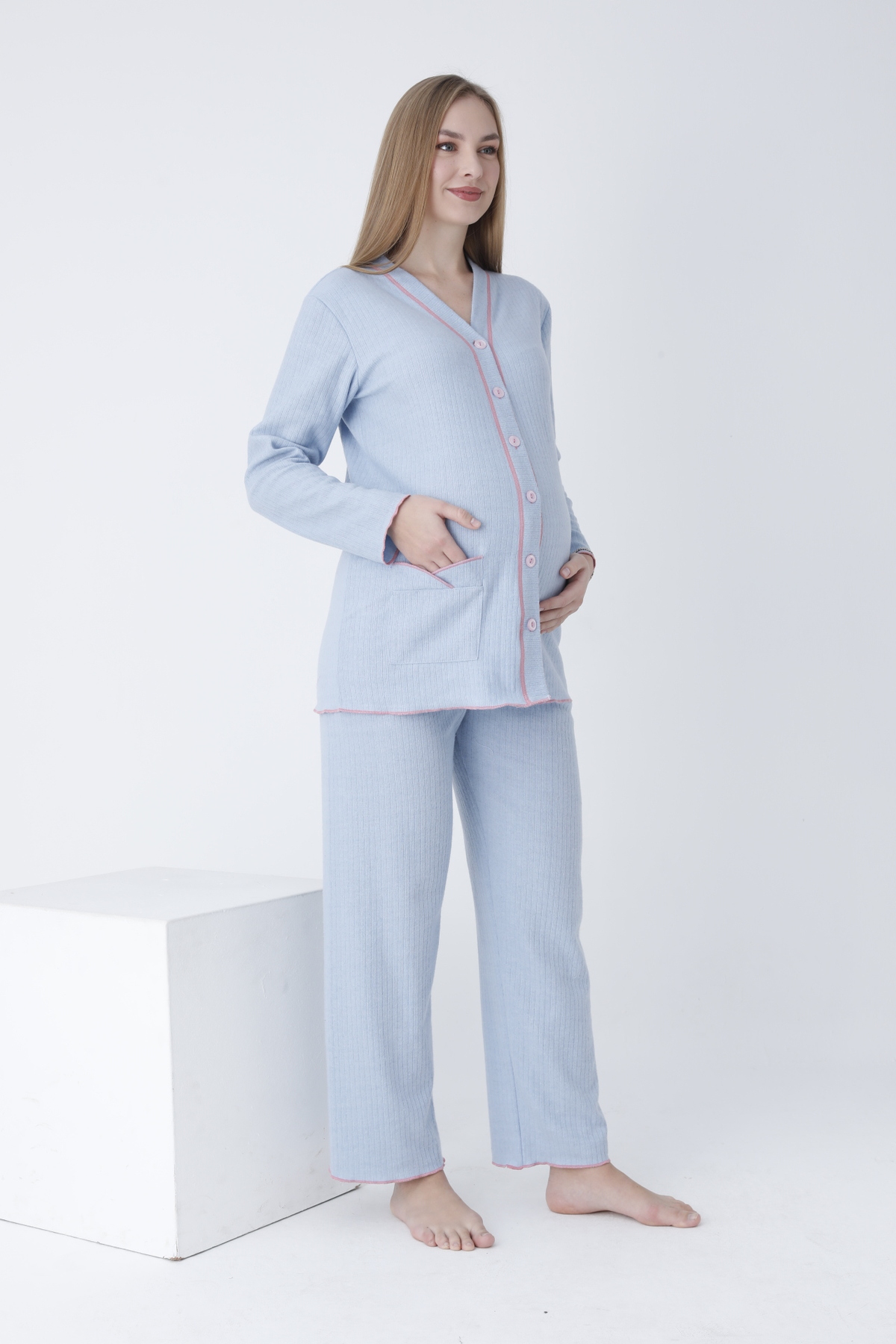 Miss Dünya Lissa Önden Düğmeli Ayarlanabilir Bel Kol ve Paça Fırfır Detaylı Hamile ve Lohusa Pijama Takımı fotoğrafı 2 (önizleme)