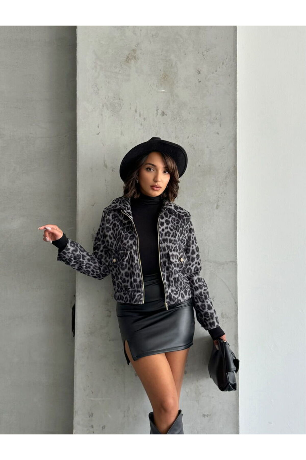 MODA  Leopar Desenli Kaşe Mont