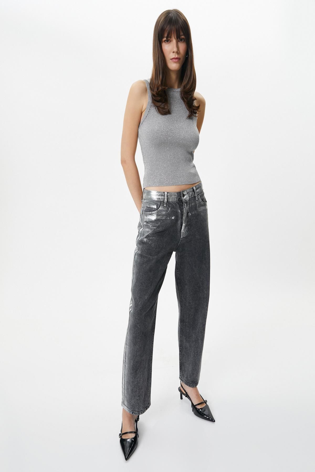 complete the look image