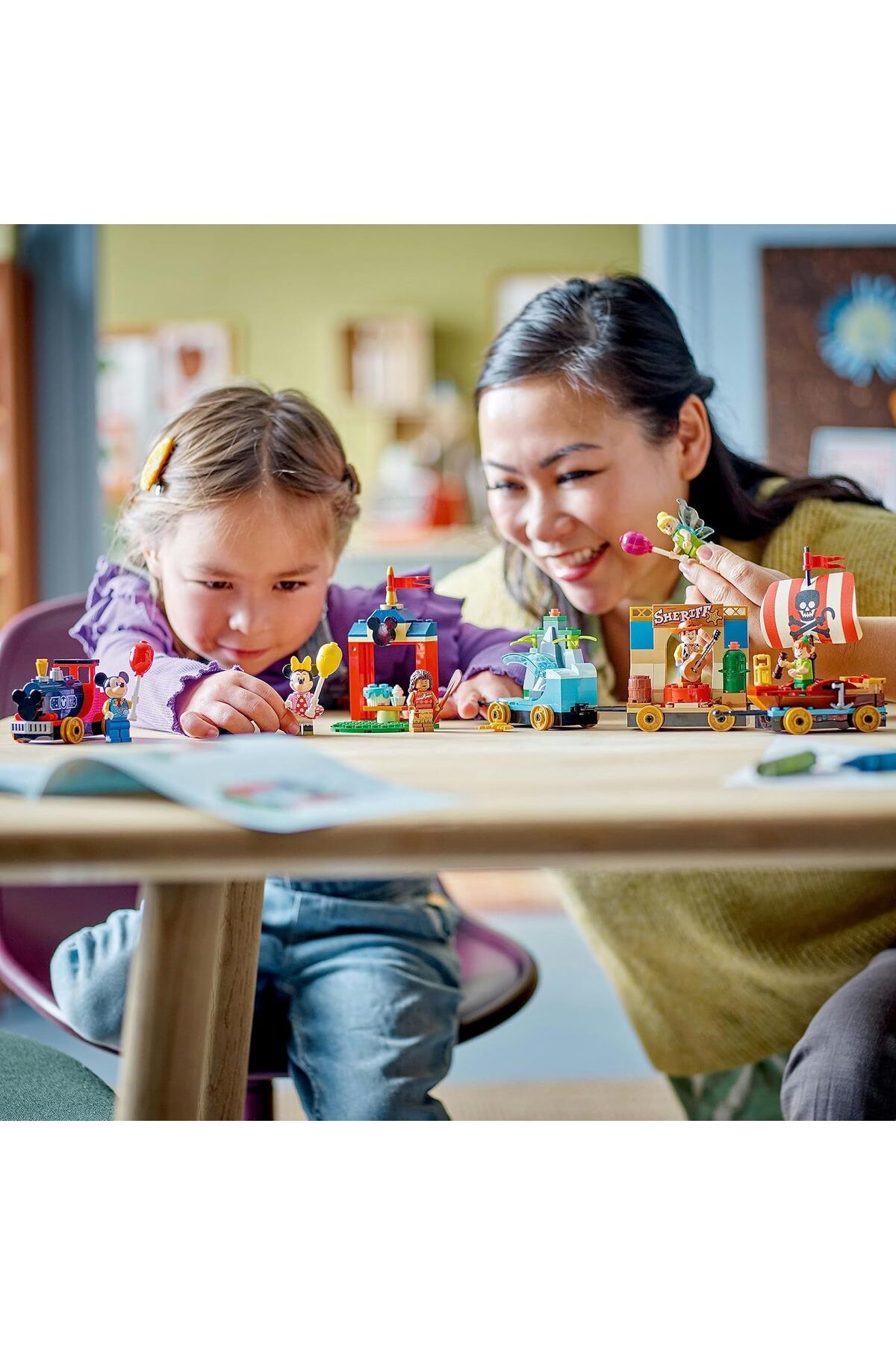 ست ساختنی ® Disney قطار جشن - اسباب بازی ساختنی LEGO برای کودکان 4 سال به بالا (200 قطعه) LEGO