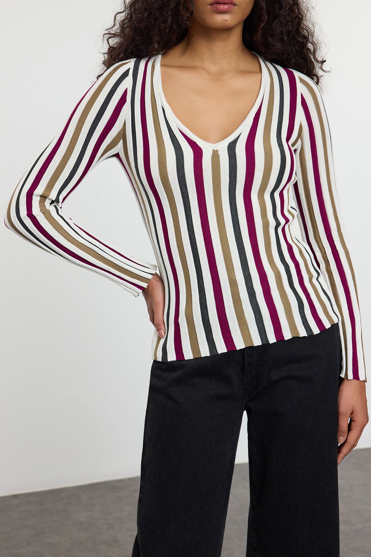 Edit by Trendyol-Ecru V-Neck Color Block Slim Knitwear Sweater Tedaw25Kz00054 2