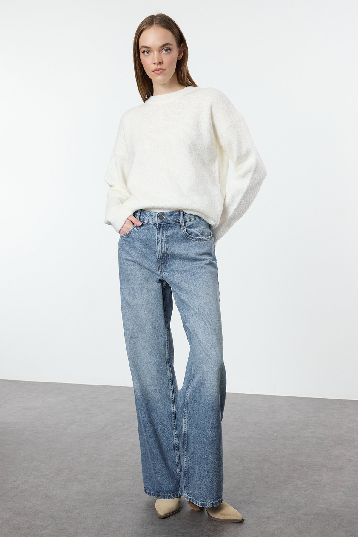 Trendyolmilla  Ekru*001 Geniş Kalıp Dokulu Triko Kazak TWOAW23KZ01863 - Görsel 2