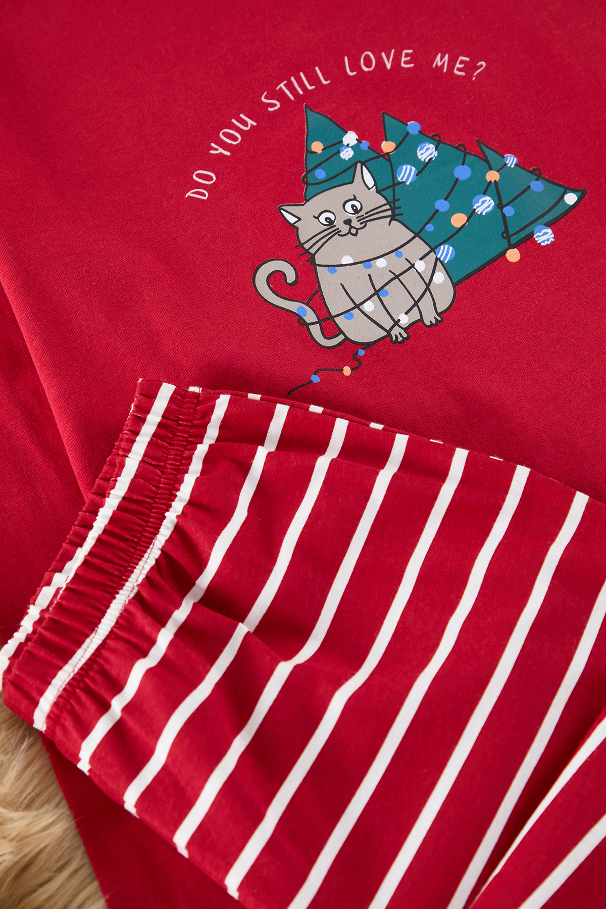 Trendyol Collection Бордовий смугастий жіночий піжамний комплект з 100 бавовни на різдвяну тематику THMAW25PT00164